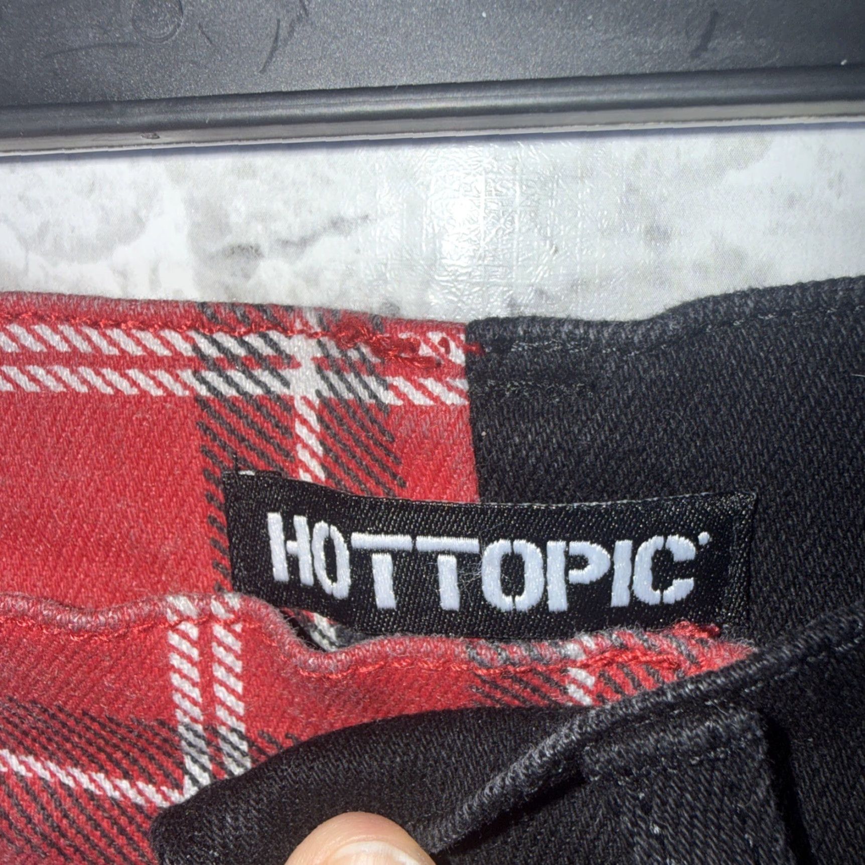 Hot Topic NWT Hot Topic Red Plaid/ Black Shorts Womens Size 28 - Chino Style, Black, Plaid, 28, Women Size 28" / US 6 / IT 42 - 3 Thumbnail