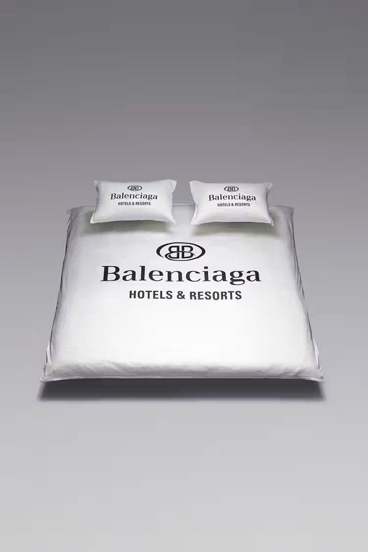 Balenciaga Bed Sheet Set Hotel and Resort Queen Size Size ONE SIZE - 1 Thumbnail
