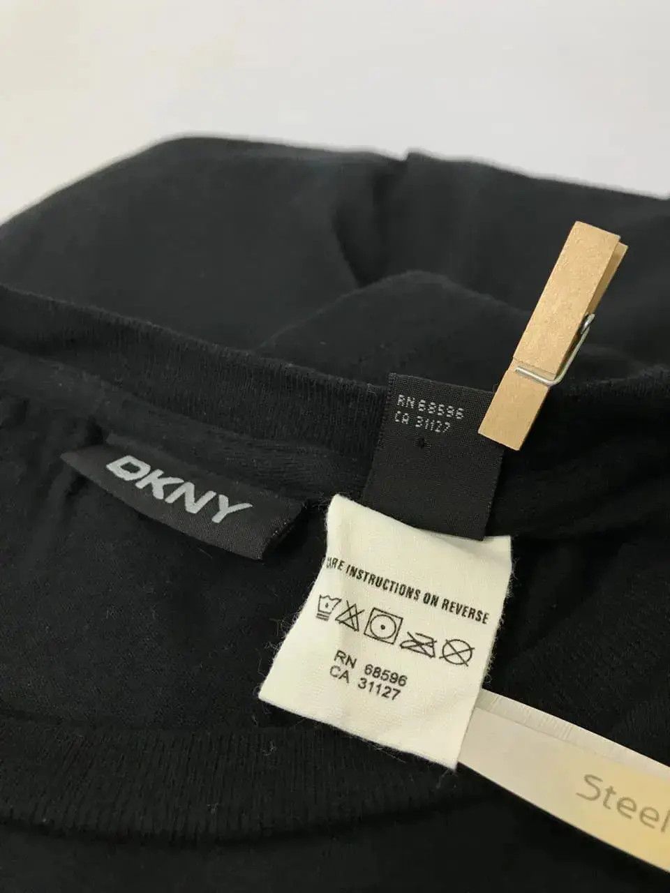 DKNY × Designer DKNY t-shirt size M Size US M / EU 48-50 / 2 - 4 Thumbnail