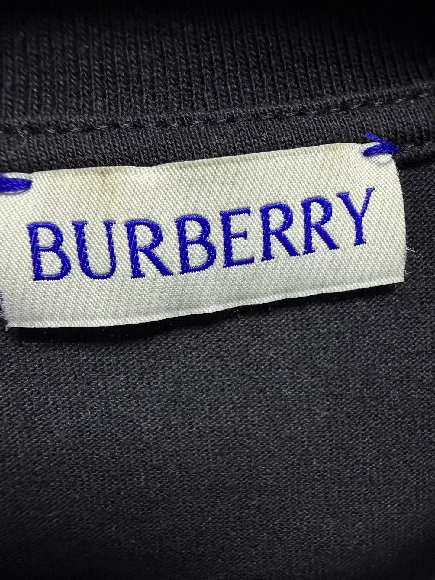 Burberry Men's Black XS Horseferry Print T-shirt