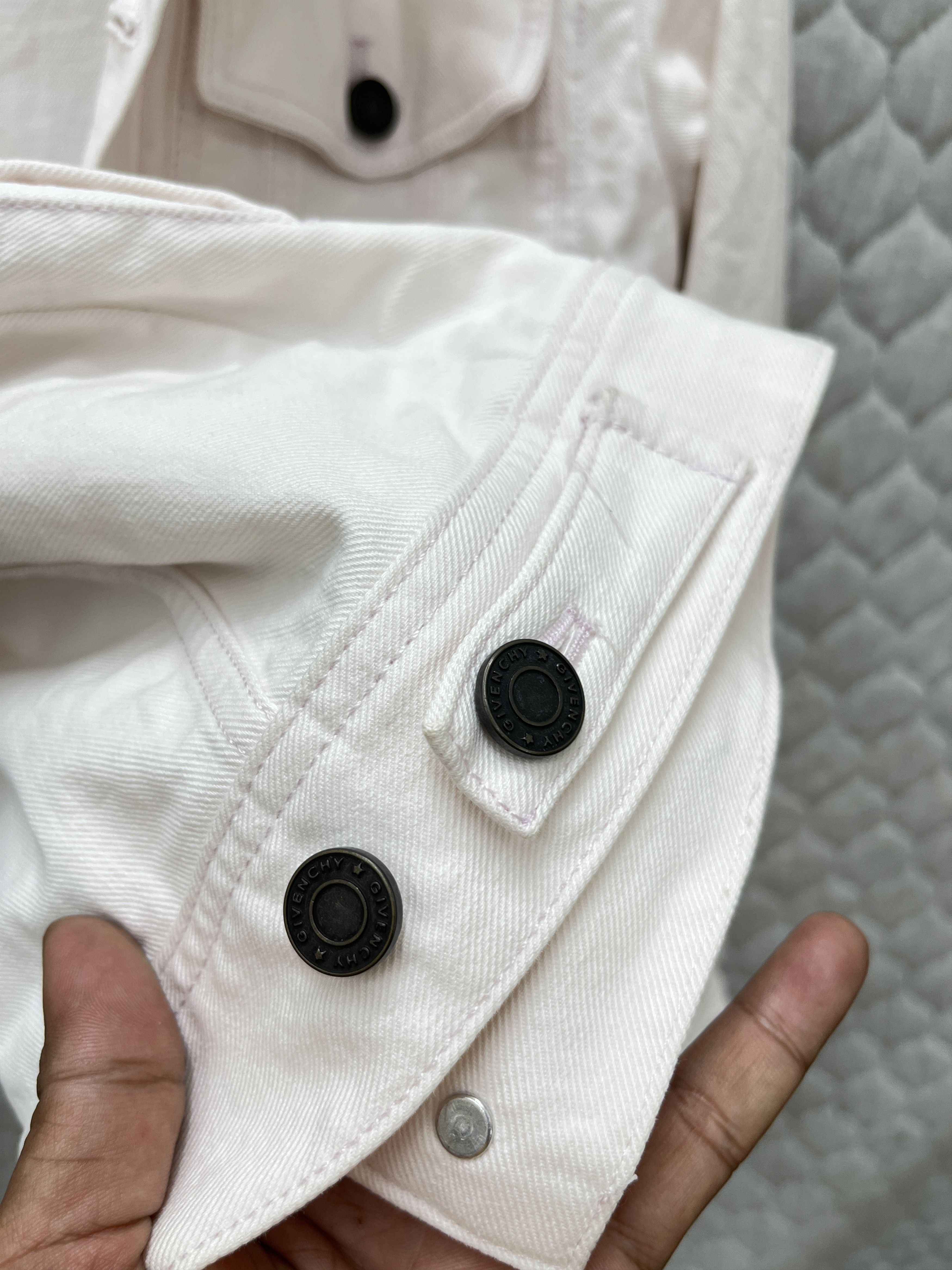 Givenchy 🔥🔥🔥STEALS GIVENCHY DENIM TRUCKER JACKET Size US S / EU 44-46 / 1 - 13 Thumbnail