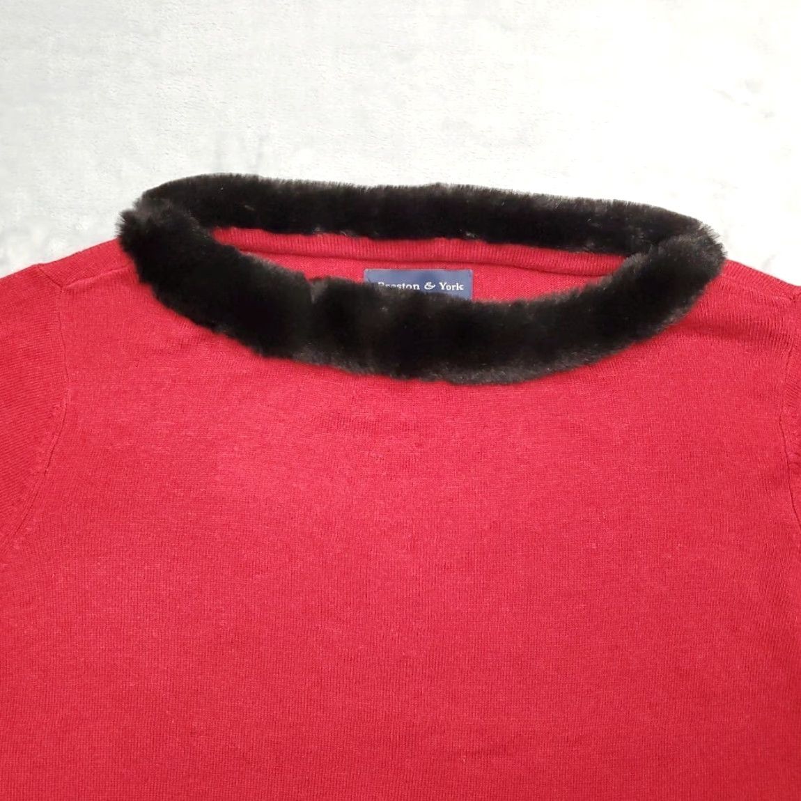 Preston & York VINTAGE Preston & York Blouse Womens Top XL Red Silk Blend Wool Faux Fur Sleeve & Collar Holiday Retro Size XL / US 12-14 / IT 48-50 - 4 Thumbnail