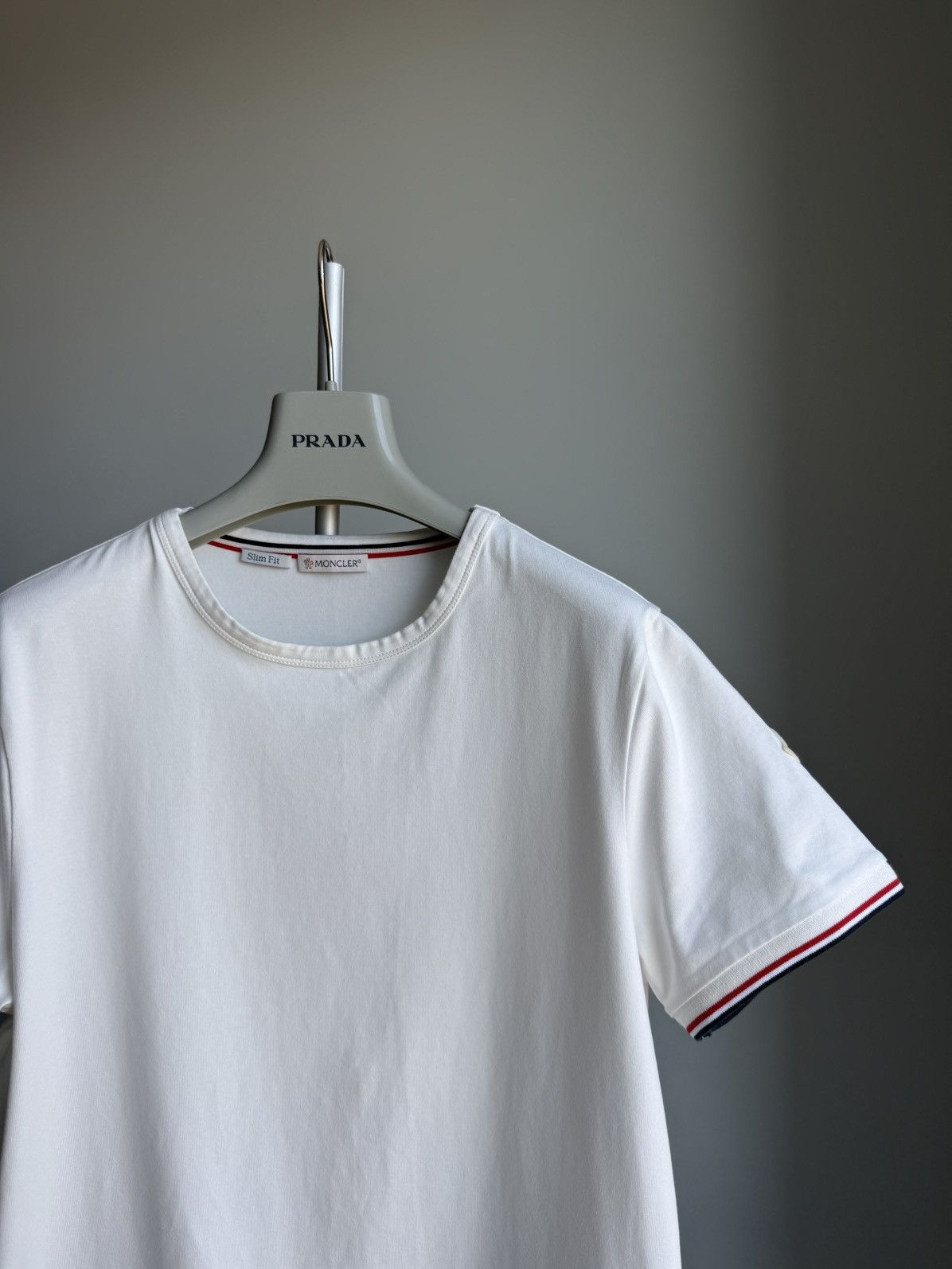 Moncler Moncler Maglia T-Shirt White Small Logo Slim Fit Size US L / EU 52-54 / 3 - 6 Thumbnail