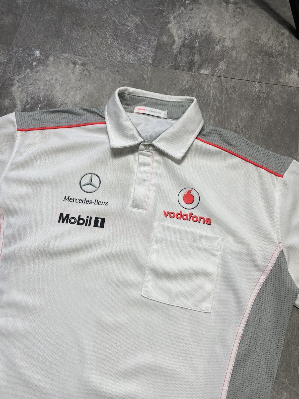Mercedes-Benz Mercedes Benz McLaren Vodafone T-shirt Polo Hugo Boss Racing Size US XL / EU 56 / 4 - 2 Thumbnail