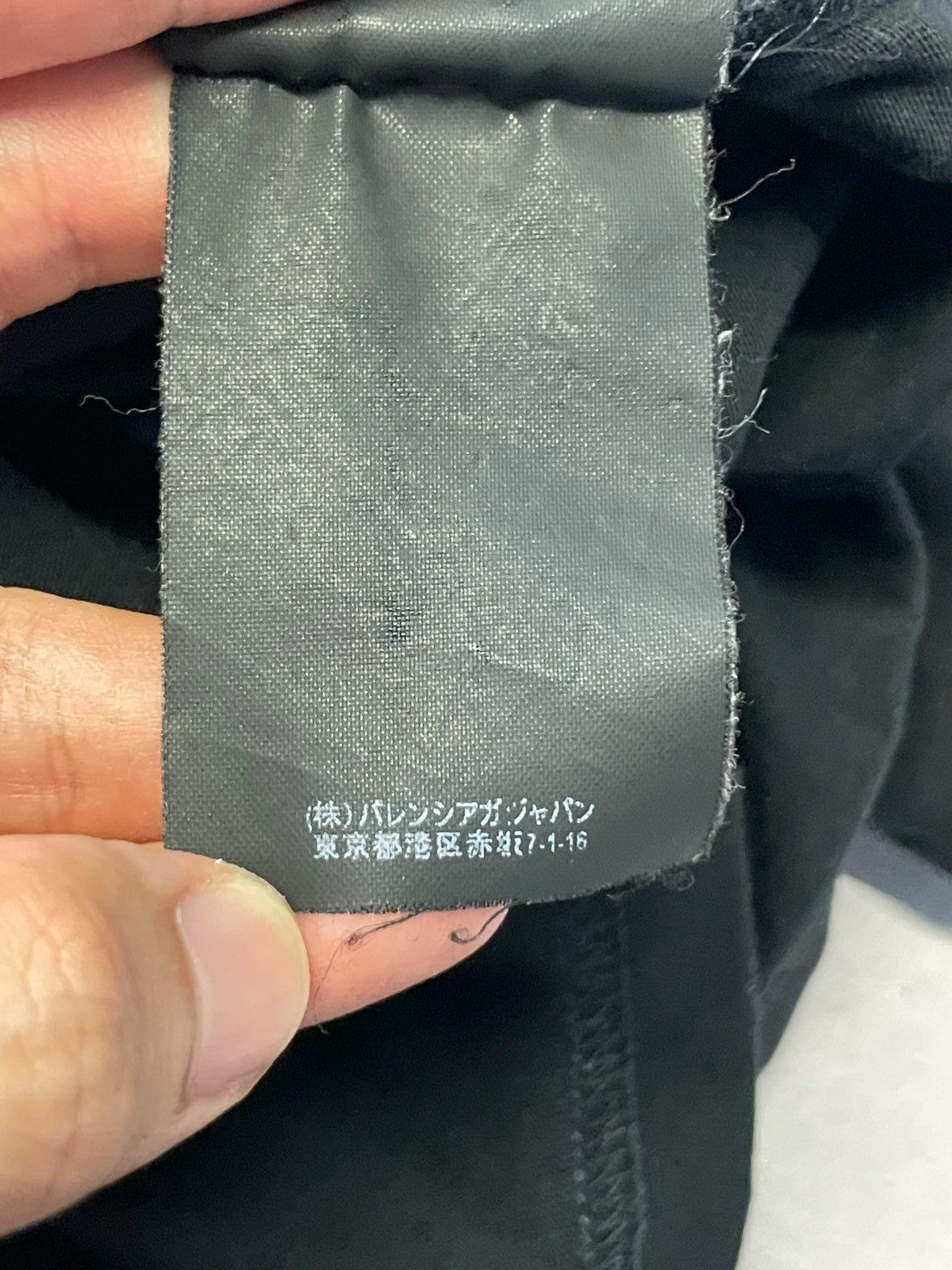Balenciaga Balenciaga Kering Logo Short-Sleeves Tee Size US L / EU 52-54 / 3 - 15 Thumbnail