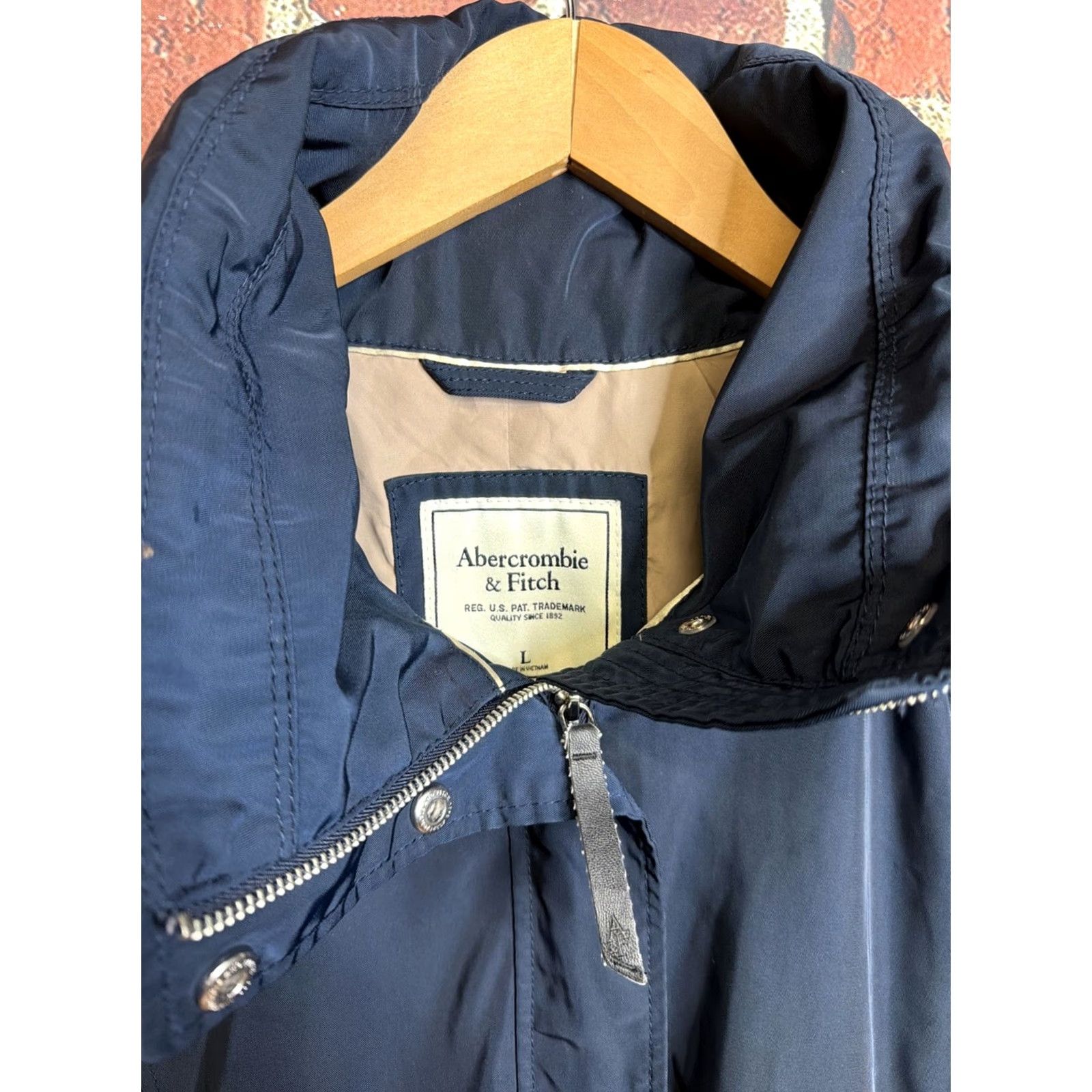 Abercrombie & Fitch Abercrombie & Fitch Jacket Navy Blue Women's L Technical Hooded Water Resistant Wind-Resistant Zipper Pockets Fall Winter Size L / US 10 / IT 46 - 2 Thumbnail