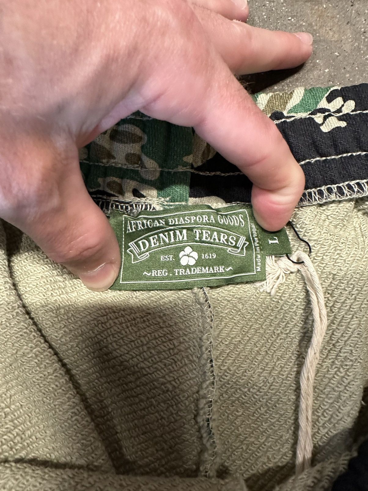 DENIM TEARS Denim tears wreath sweatpants green camo Size US 34 / EU 50 - 3 Thumbnail