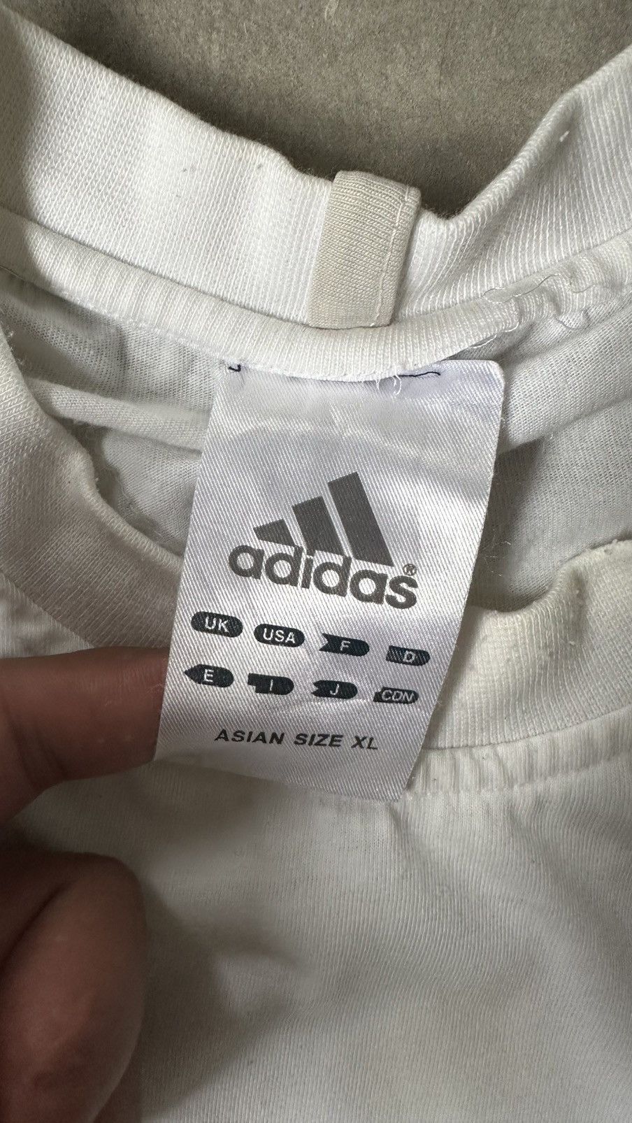 Adidas VINTAGE Y2K ADIDAS TEE Size US M / EU 48-50 / 2 - 5 Thumbnail
