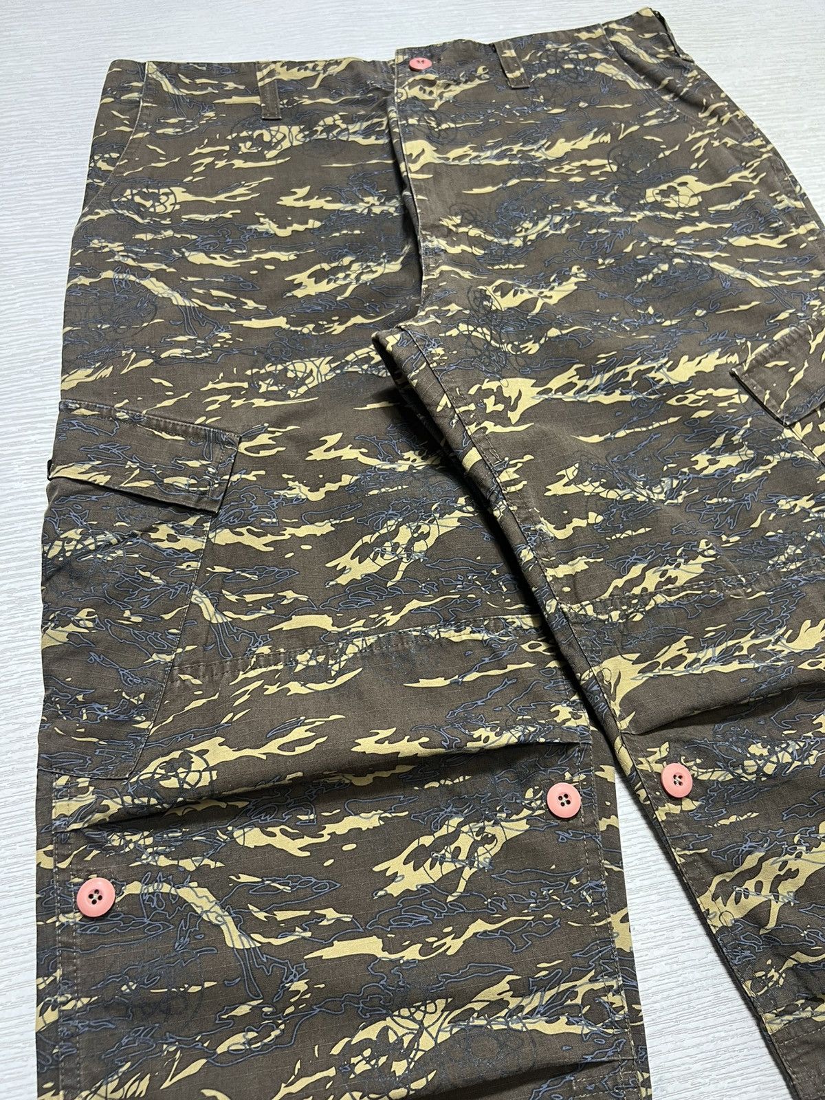 Futura Futura Laboratories - AOP Tiger Camouflage Cargo Pants Size US 34 / EU 50 - 7 Thumbnail