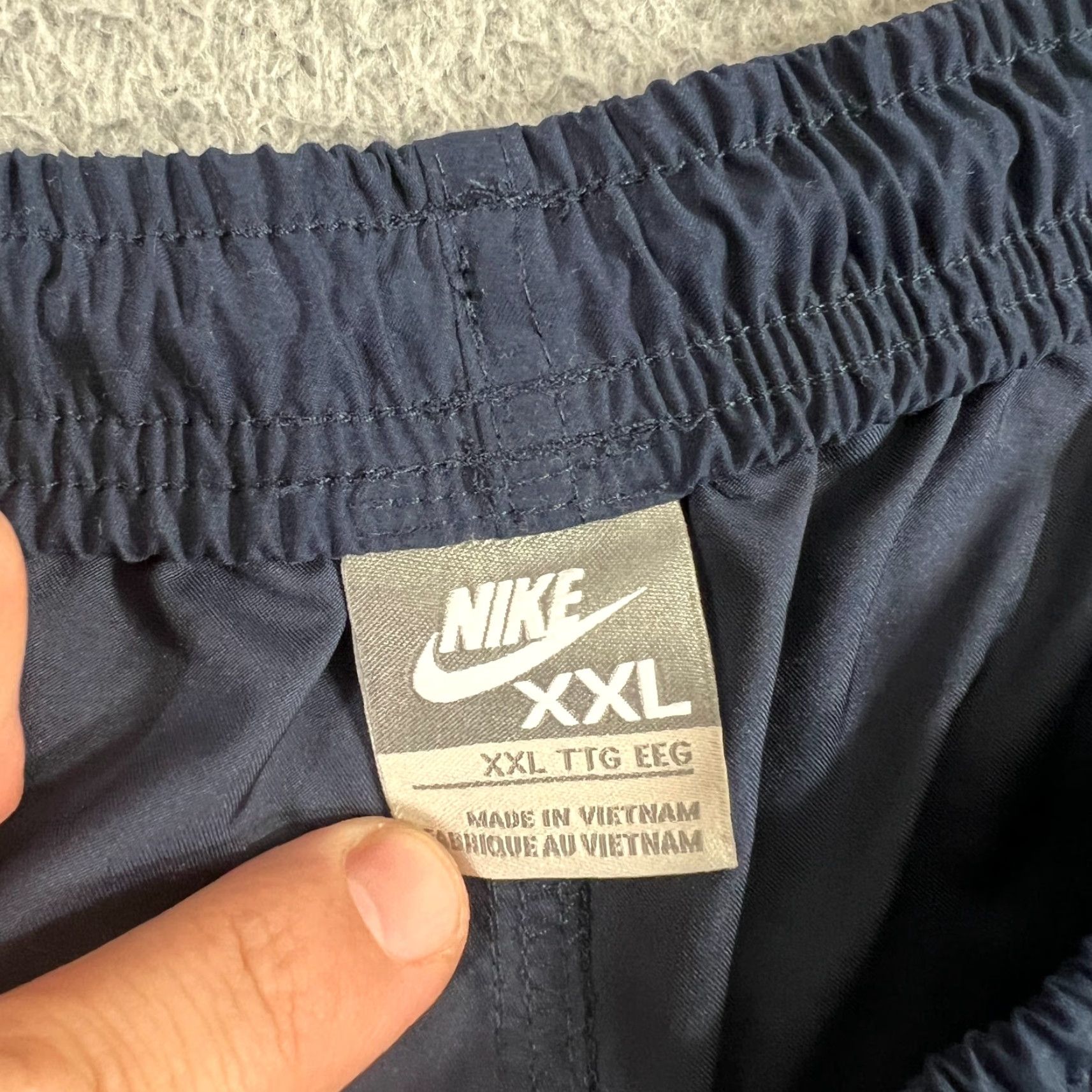 Nike Nike Shorts Men XXL Gray Navy Blue Logo Pocket Trunk Active Swim Bottom Bag Pocket Trunks Y2K Size US 39 - 2 Thumbnail