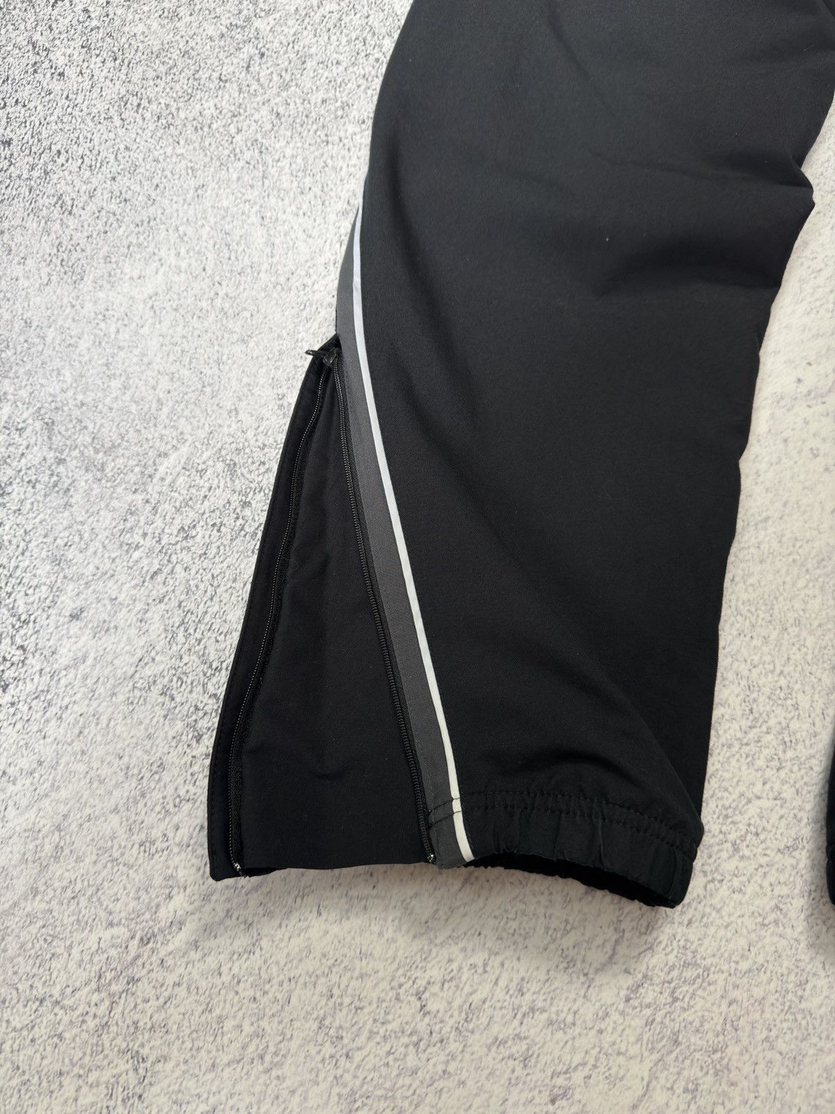 Nike OOs Nike Vintage Nylon Baggy Swoosh Parachute Pants Size US 32 / EU 48 - 11 Thumbnail