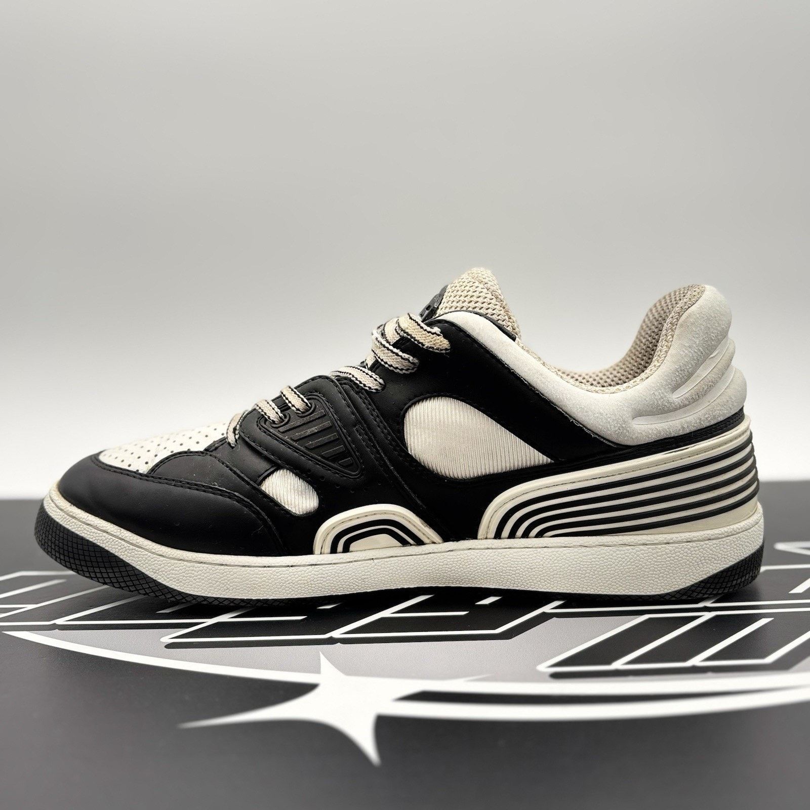 Gucci Size 10 G ( 10.5 US) - Gucci Basket ‘ White, Black ‘ Size US 10.5 / EU 43-44 - 4 Thumbnail