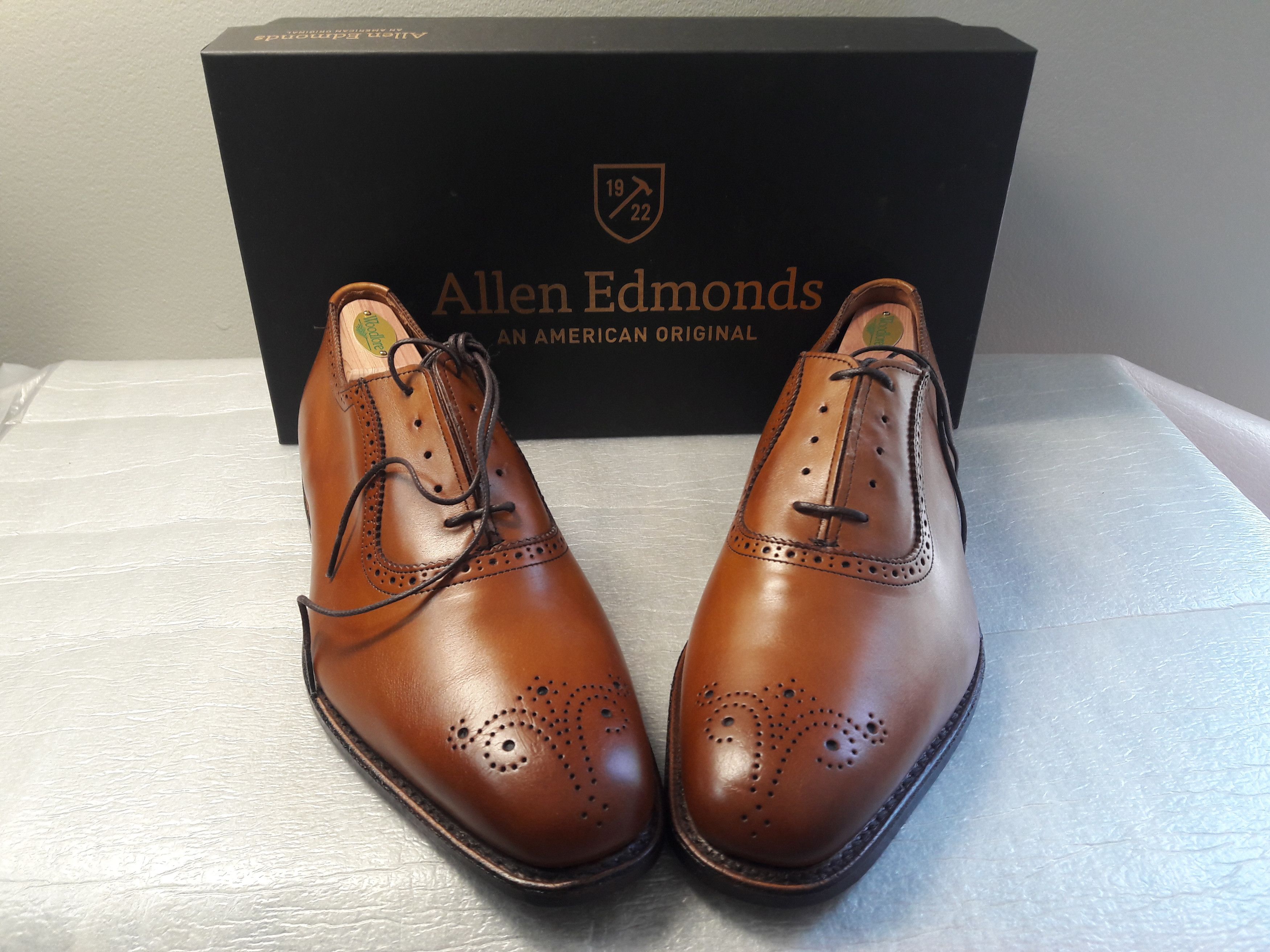 Allen Edmonds Allen Edmonds Cornwallis Dress Oxford Shoe | Walnut | 10.5 E Size US 10.5 / EU 43-44 - 1 Thumbnail