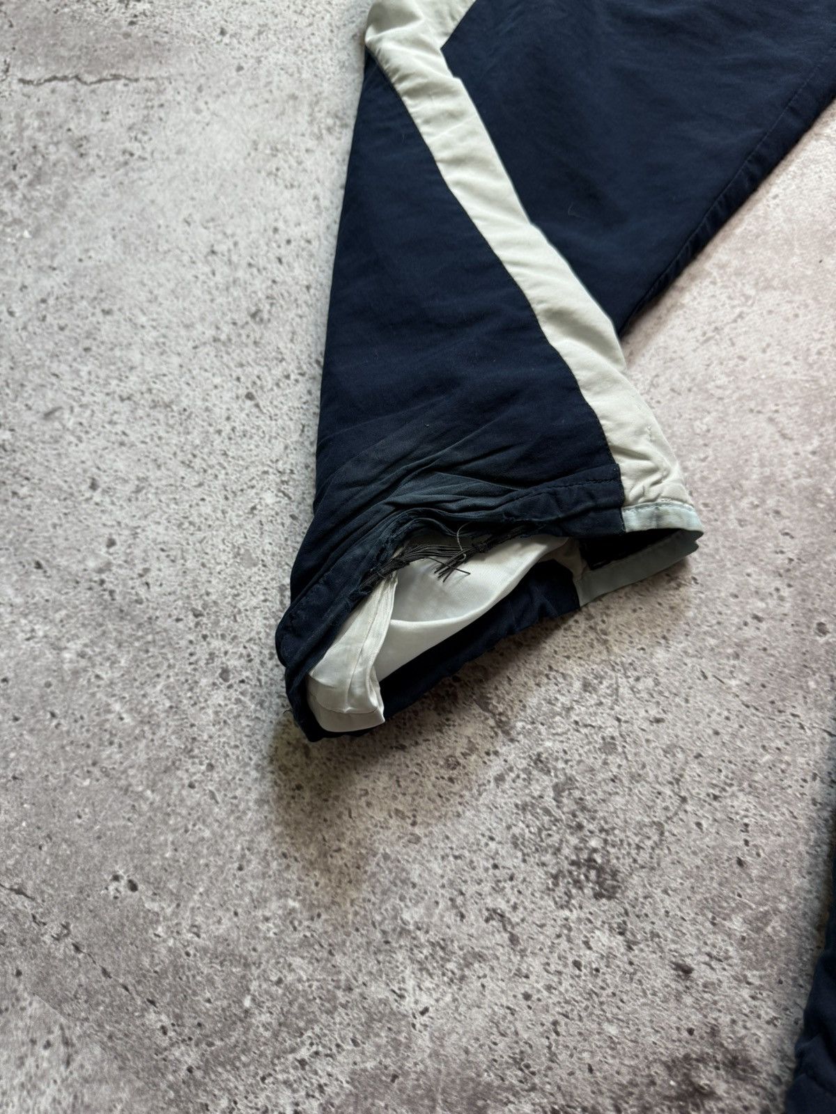 Vintage Vintage Nike Nylon Sweatpants 90s Y2K Size US 33 - 5 Thumbnail