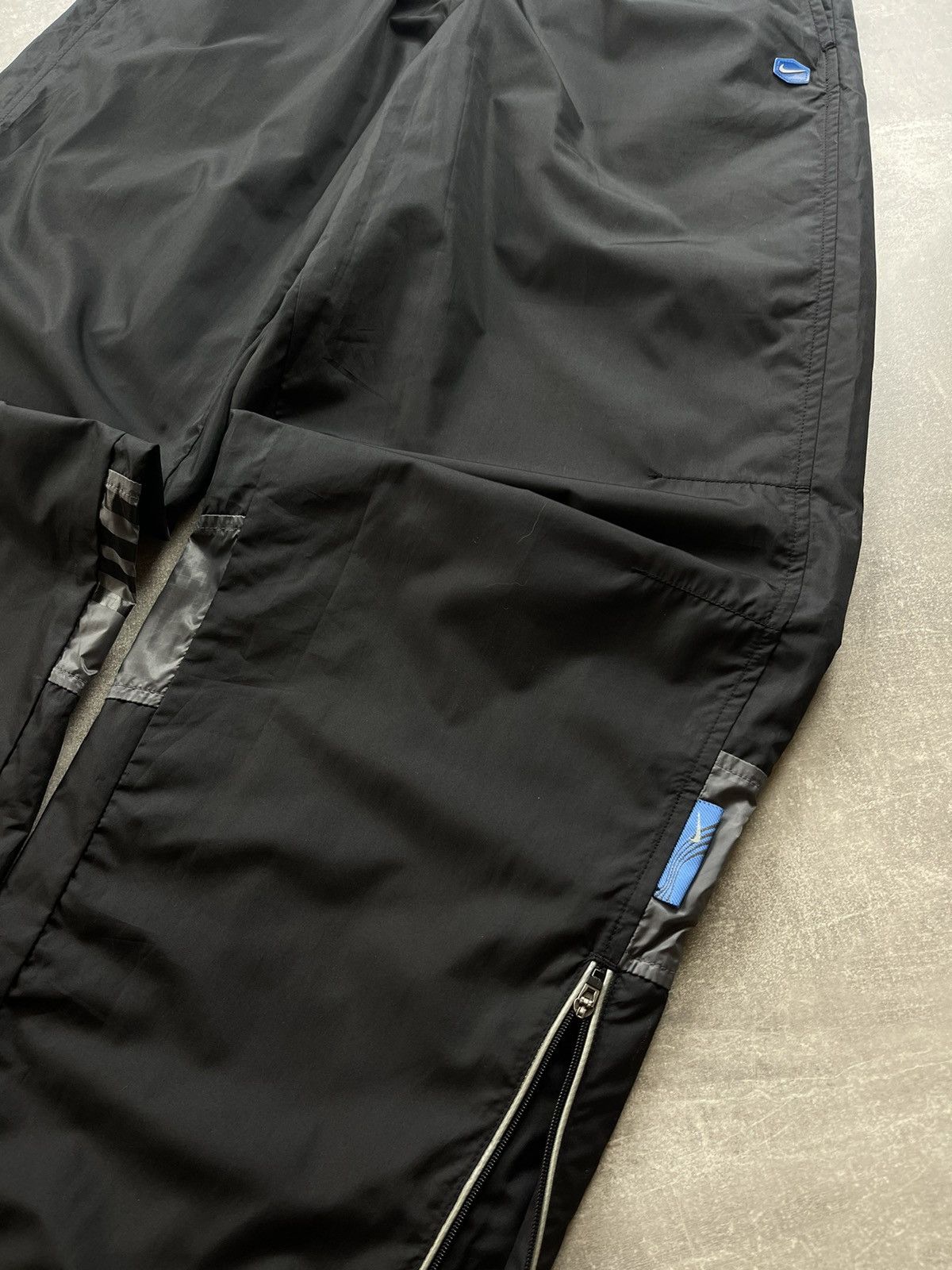 Nike × Vintage Vintage Nike Logo Zip-Off Pants Black Tech Outdoor Nylon Size US 34 / EU 50 - 5 Thumbnail