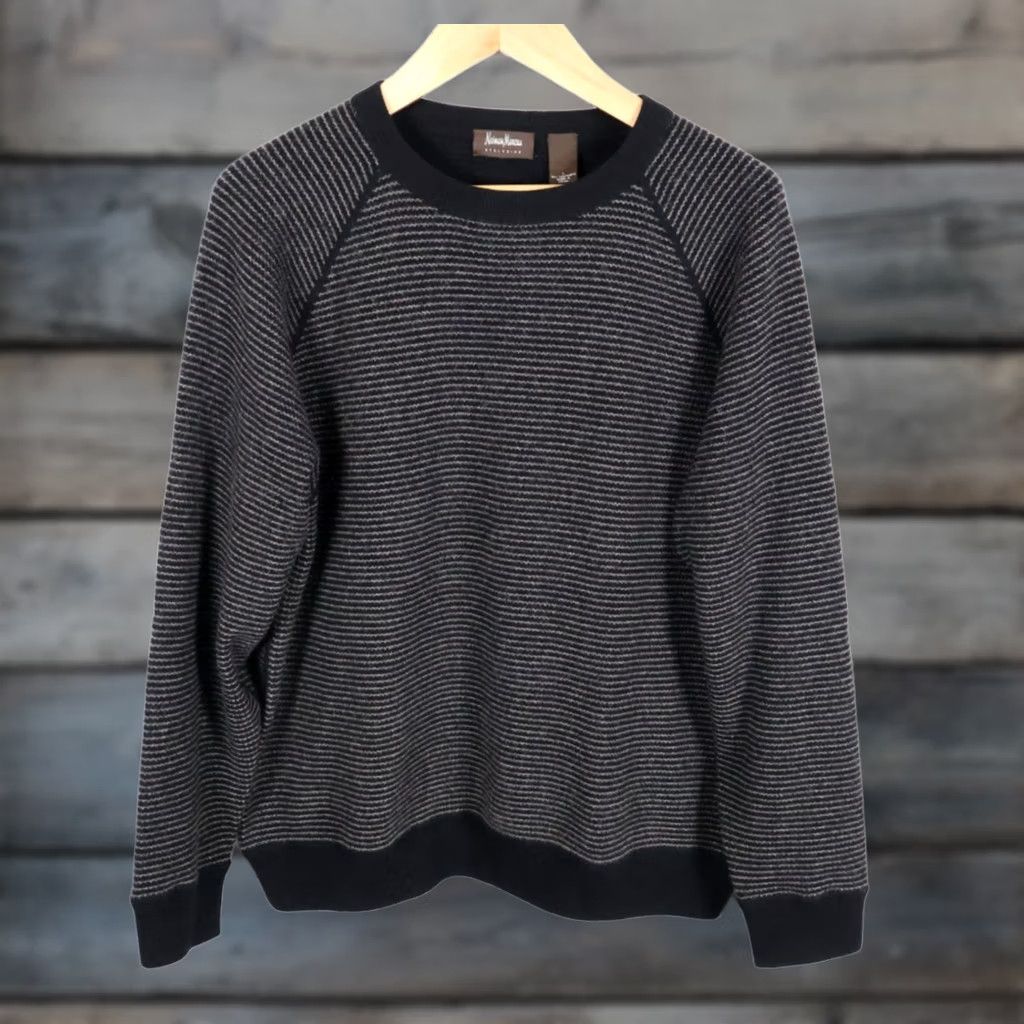 Neiman Marcus VINTAGE: No — Neiman Marcus Cashmere Sweater Men’s Large Black Stripe Lightweight Crewneck Size US L / EU 52-54 / 3 - 1 Thumbnail