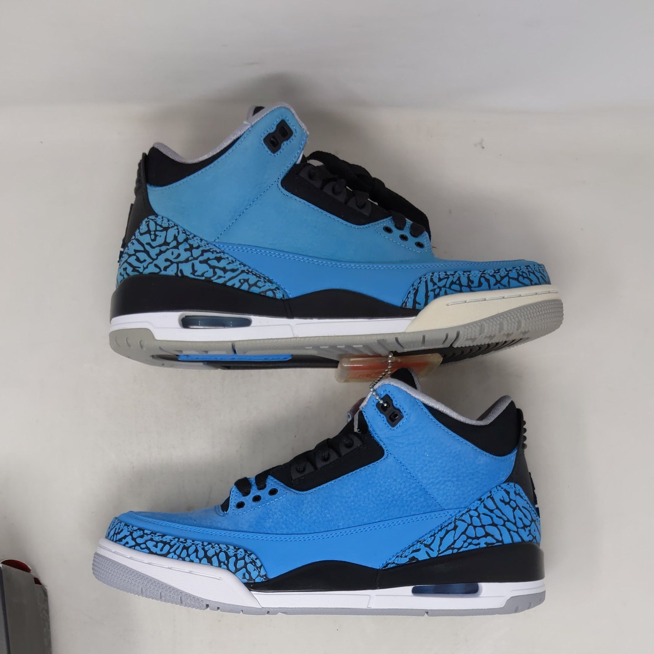 Jordan Brand Air Jordan 3 Retro Powder Blue Size US 7.5 / EU 40-41 - 1 Thumbnail