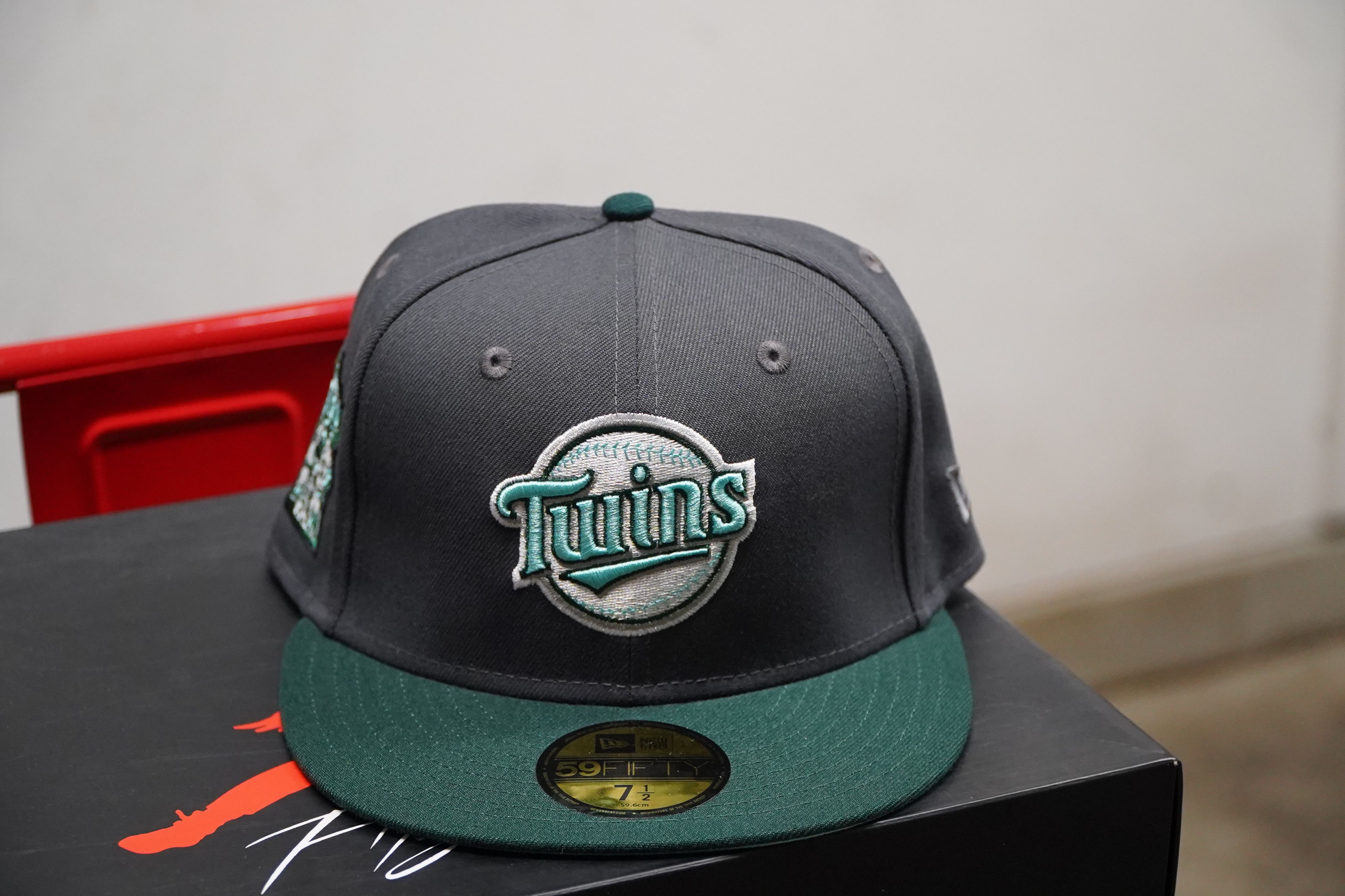 New Era Minnesota Twins New Era - 7 1/2 Size ONE SIZE - 1 Thumbnail