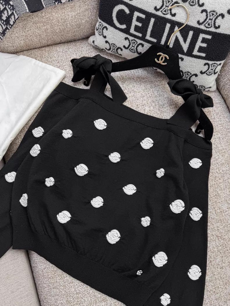 Chanel Chanel White camelia bow strap off-the-shoulder long-sleev Size XS / US 0-2 / IT 36-38 - 4 Thumbnail