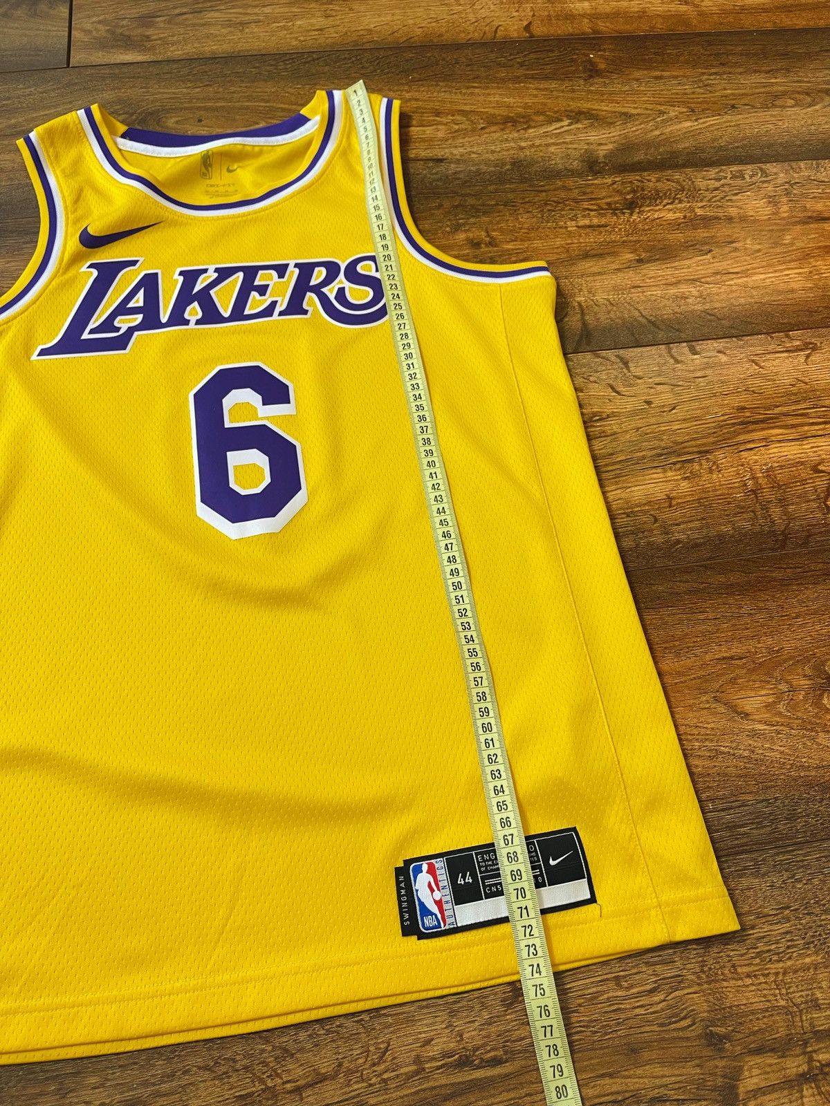 NBA Lebron James #6 Los Angeles LAKERS Jersey NBA SWINGMAN Nike Size US M / EU 48-50 / 2 - 12 Thumbnail