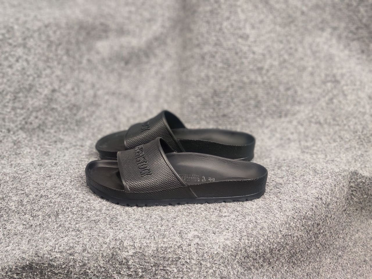 Birkenstock Birkenstock Barbados eva black sandals Slide Slip On Unisex Size US 7 / IT 37 - 8 Thumbnail