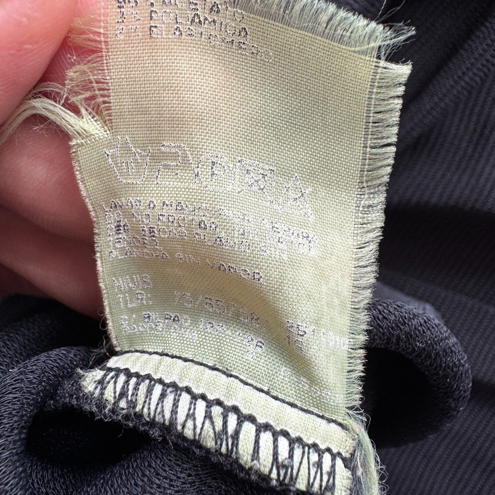 Burberry Vintage Burberrys Meesh Japan Made 90s T-Shirt V Neck Size US M / EU 48-50 / 2 - 9 Thumbnail