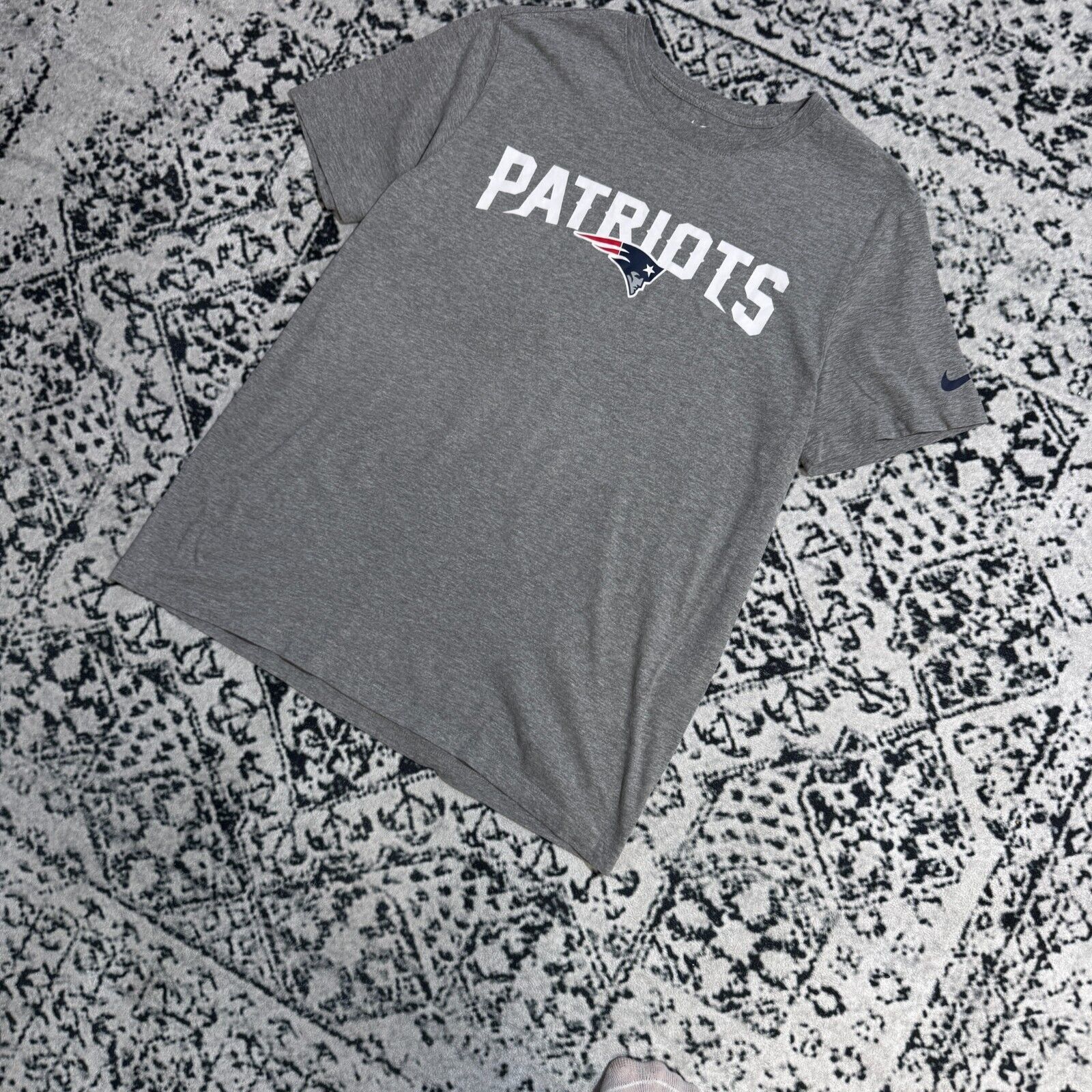 Nike × Vintage Vintage Nike Unisex Gray Cotton T-Shirt Size L Patriots NFL Size US L / EU 52-54 / 3 - 2 Thumbnail