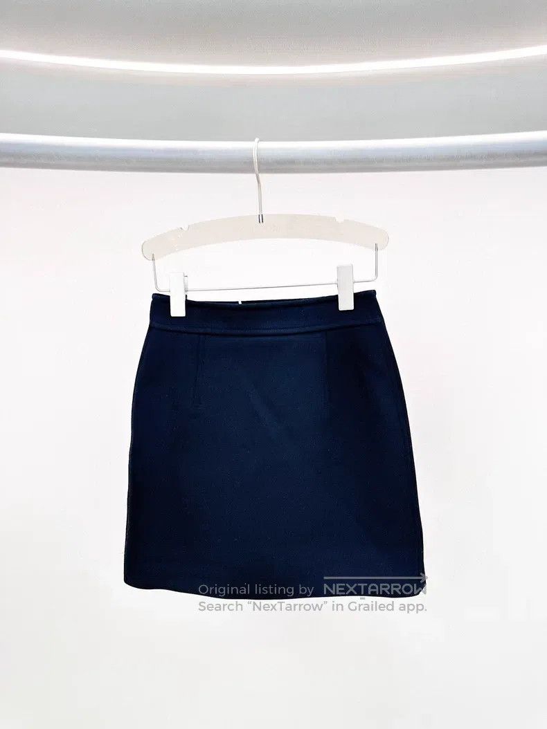 Hermes Hermes Black rivet skirt Size 42" / US 20 - 2 Thumbnail
