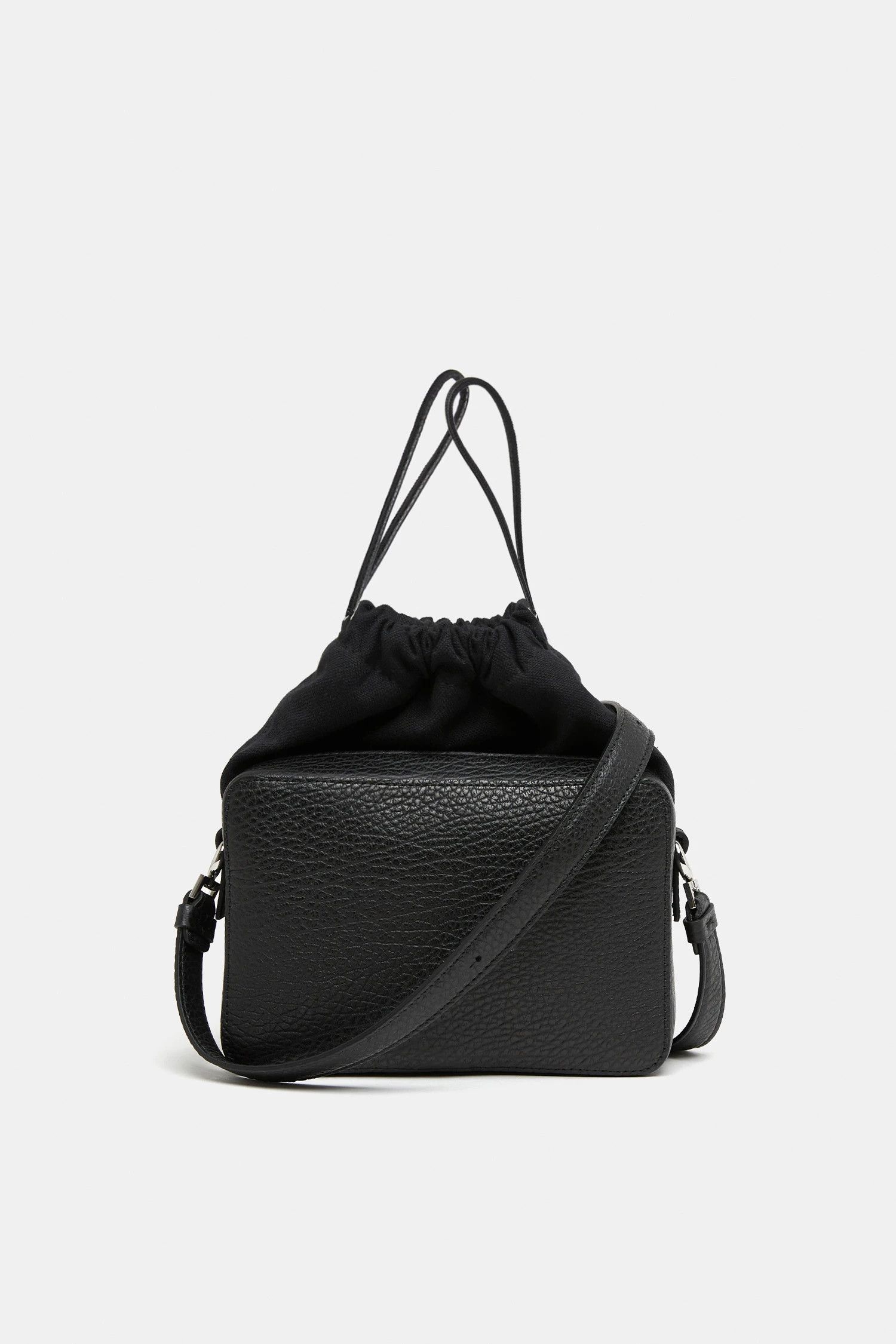 Maison Margiela oc11z0325 Size: OS / Medium Camera Bag in Black Size ONE SIZE - 3 Thumbnail