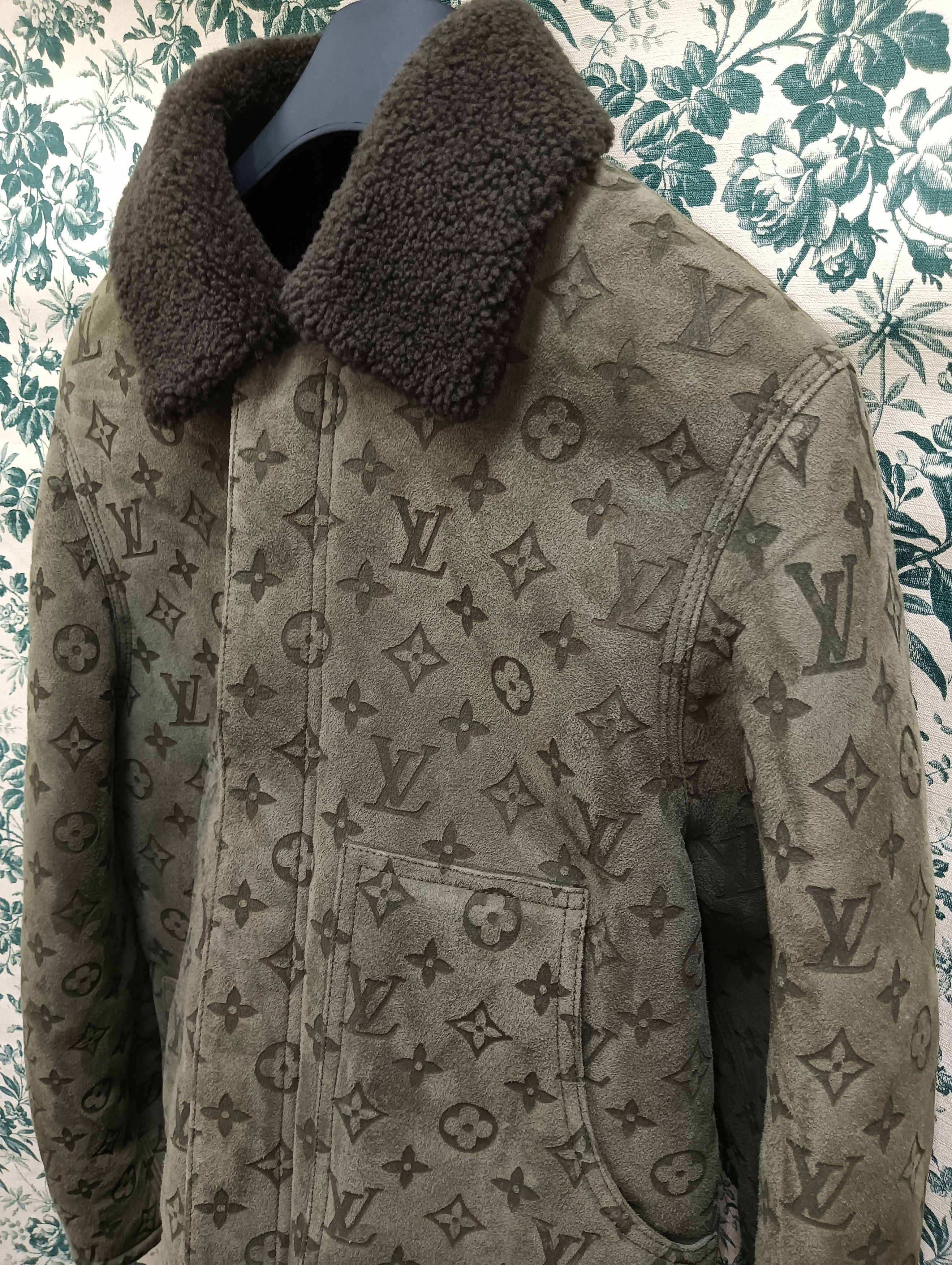 Louis Vuitton LVSE Monogram Embossed Shearling Jacket Size US S / EU 44-46 / 1 - 3 Thumbnail