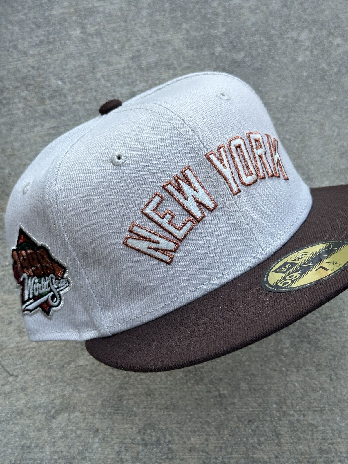 MLB × New Era New York Yankees Script Two Tone Fitted Hat 7 1/4 95 North Size ONE SIZE - 1 Thumbnail