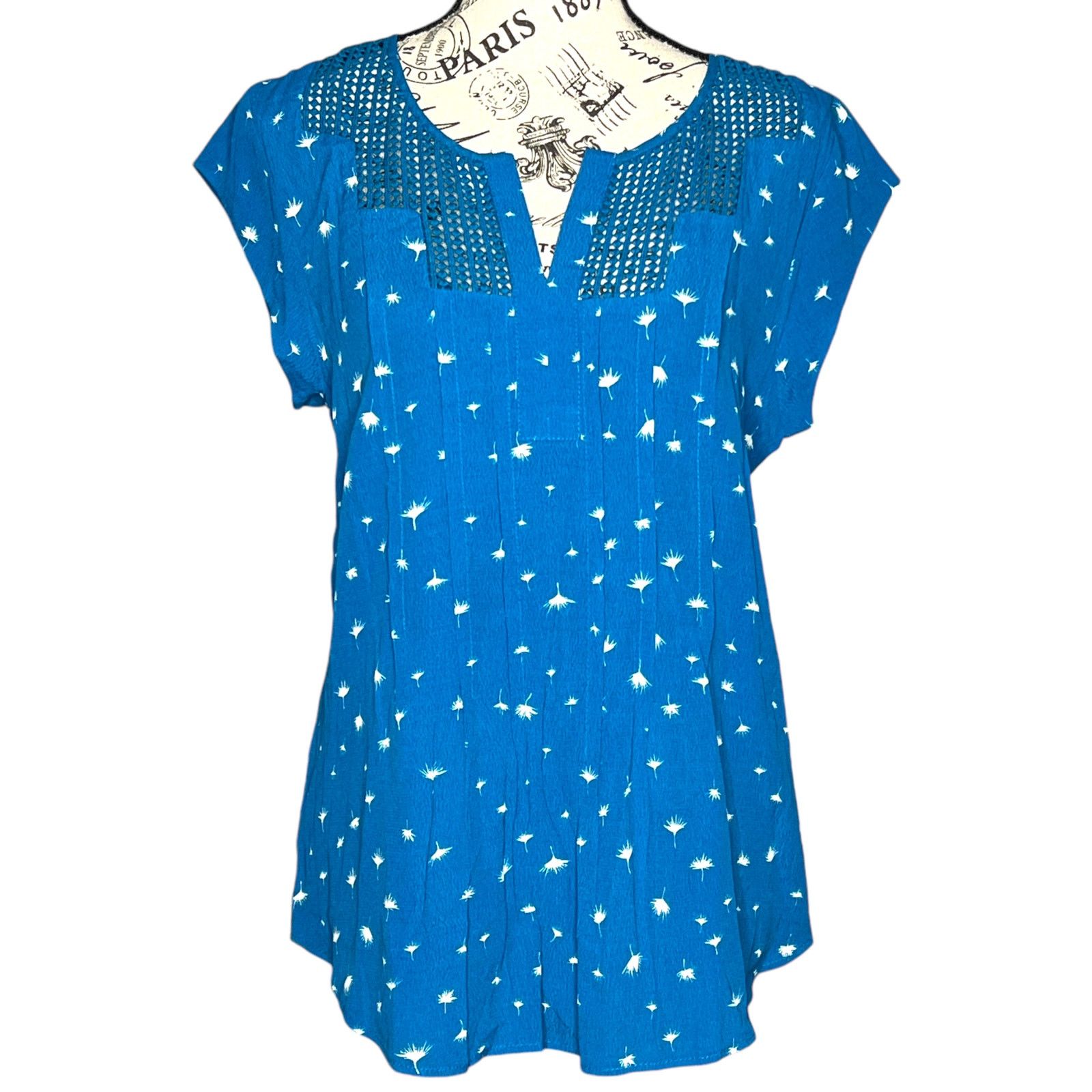 Other Estefany Lace Detail Split Neck Blouse - Stitch Fix Size XS / US 0-2 / IT 36-38 - 1 Thumbnail