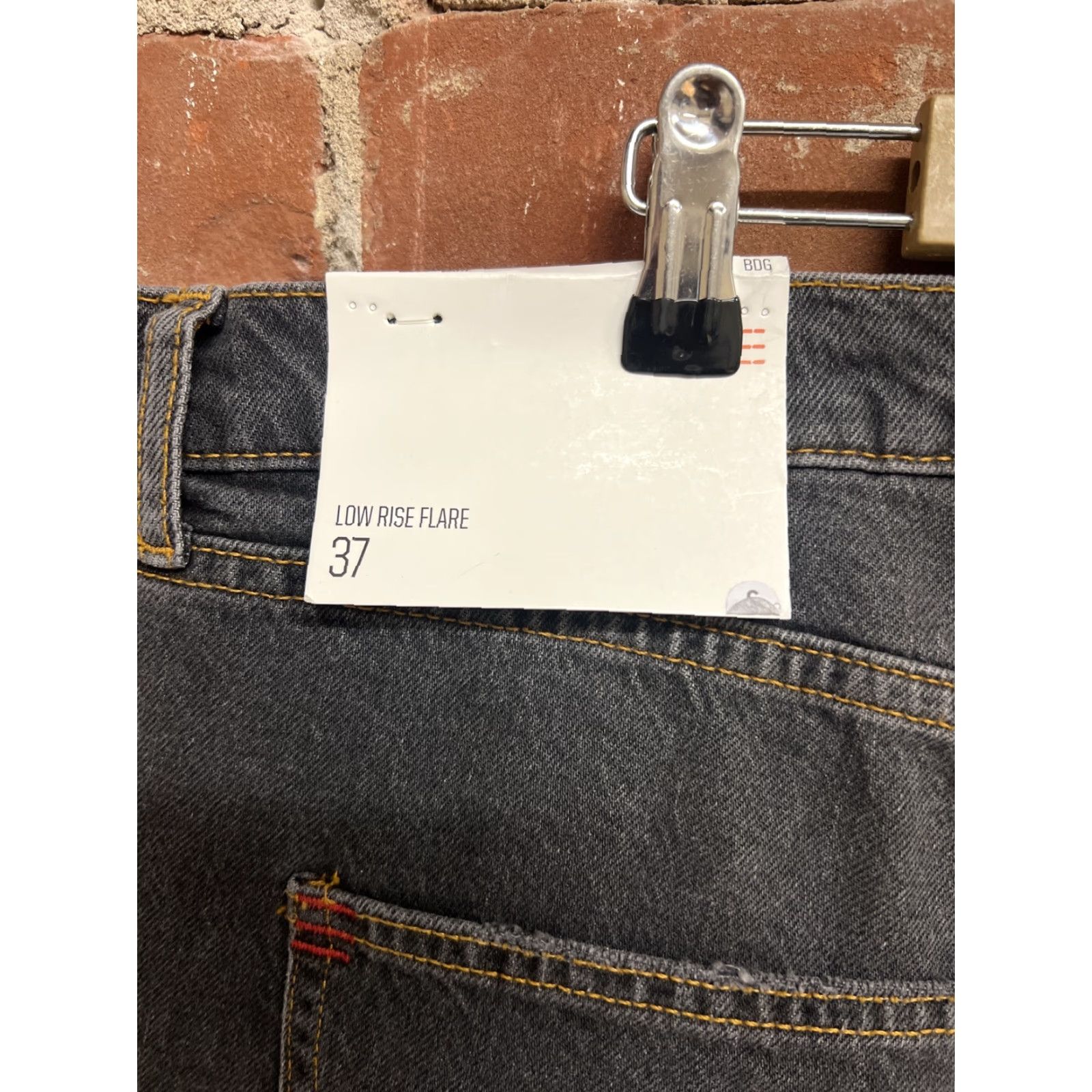 Urban Outfitters BDG Urban Outfitters Jeans Low Rise Flare Black 37 NWT Women's Cropped Jeans Black 37 NWT Size 25" / US 0 / IT 36 - 4 Thumbnail