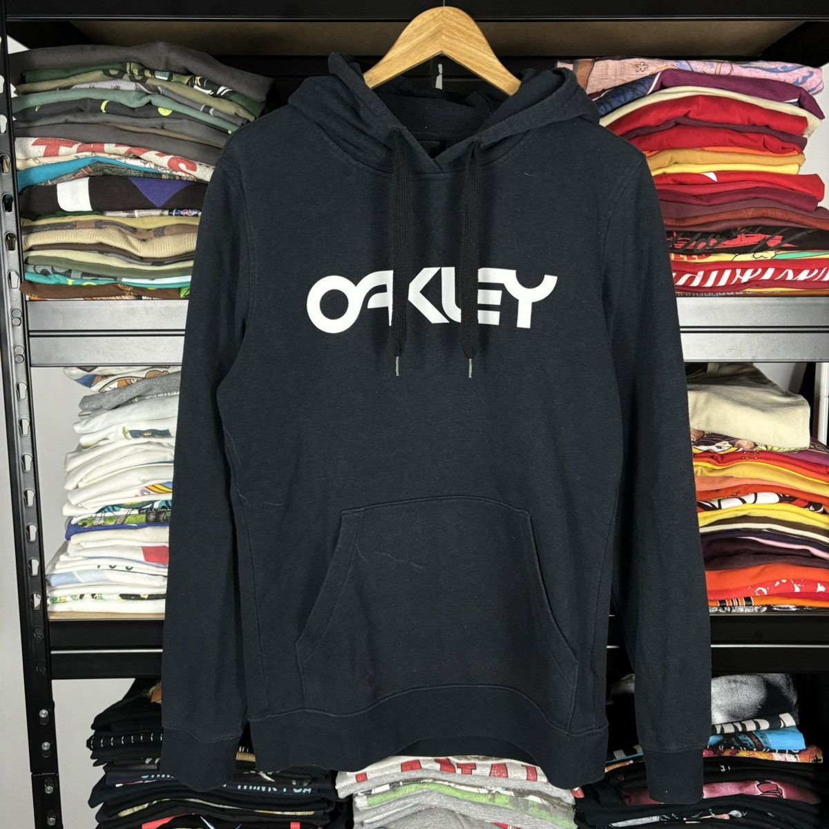 Oakley Crazy Y2K Oakley Essential Spellout Hoodie Rare Size US S / EU 44-46 / 1 - 1 Thumbnail