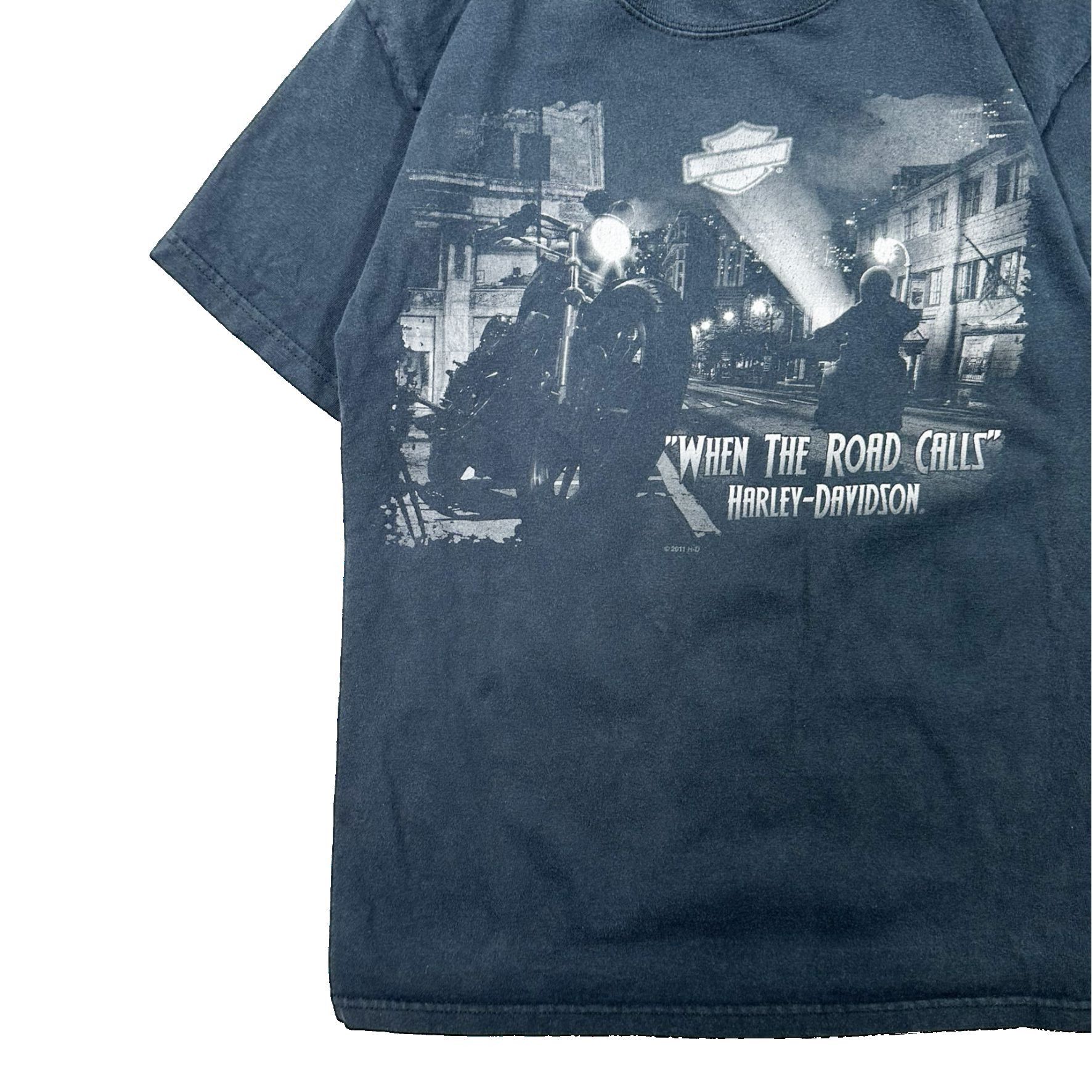 Vintage Vintage Harley Davidson When the Road Calls Graphic T Shirt Size US S / EU 44-46 / 1 - 3 Thumbnail