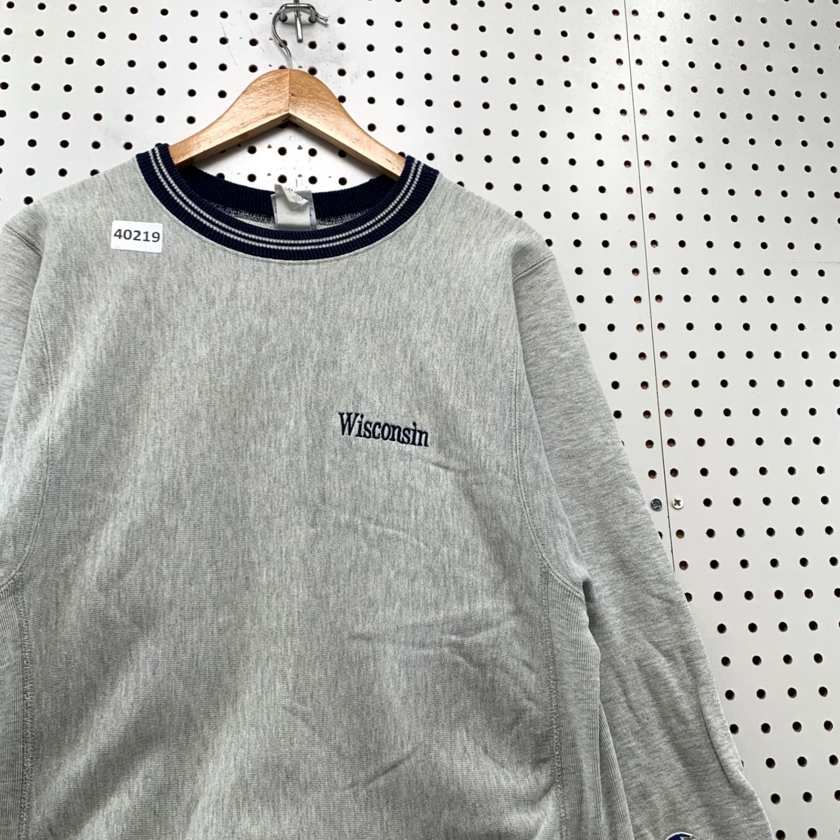 Champion VINTAGE Champion Reverse Weave Sweatshirt Mens M Gray 90s Wisconsin USA 19x27 Size US M / EU 48-50 / 2 - 7 Thumbnail