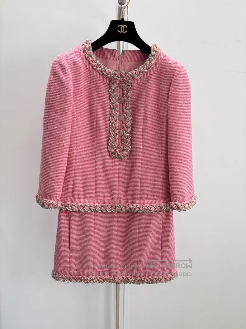 Chanel Chanel Pink rhinestone tweed dress Size XS / US 0-2 / IT 36-38 - 1 Thumbnail