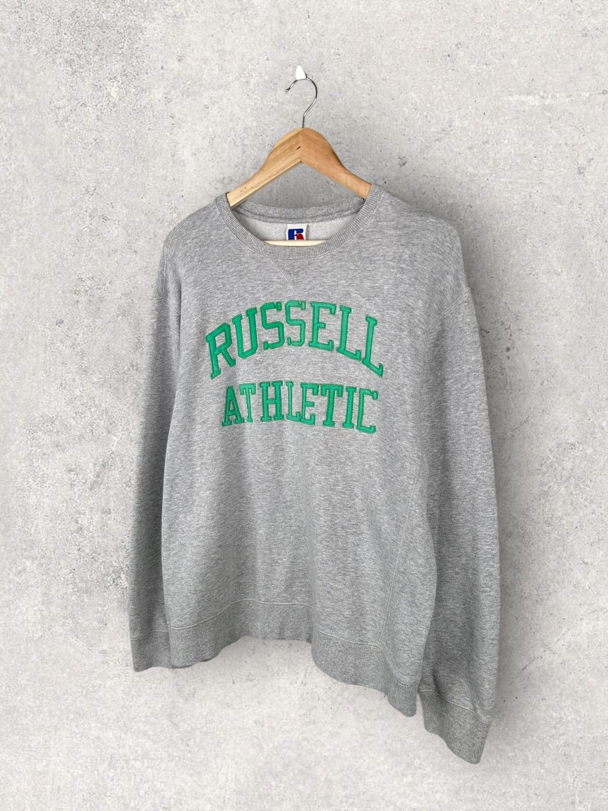 Russell Athletic Vintage Y2k Russel Athletic Box Logo Sweatshirt Size US XL / EU 56 / 4 - 1 Thumbnail