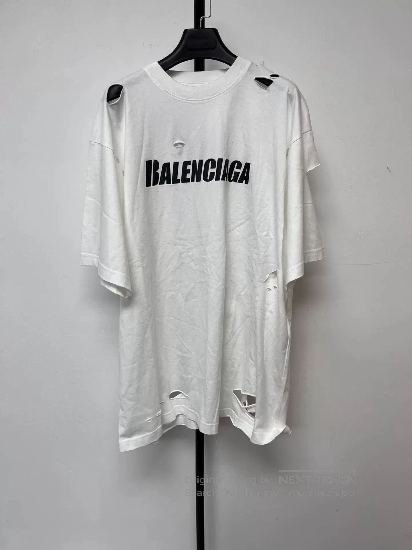 Balenciaga Balenciaga Destroyed Hole Short Sleeve T. Size US XS / EU 42 / 0 - 1 Thumbnail