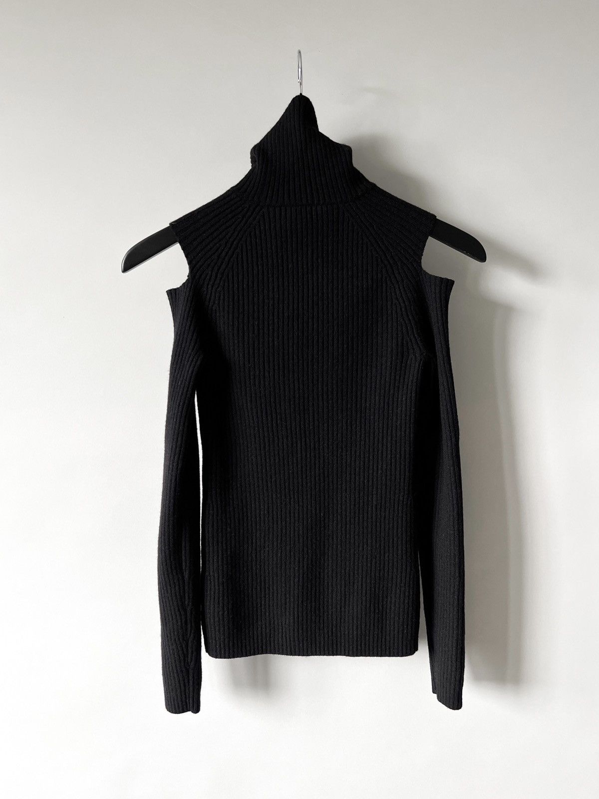 Theory Theory Jemliss Evian Cold Shoulder Ribbed Wool Turtleneck Size XS / US 0-2 / IT 36-38 - 5 Thumbnail