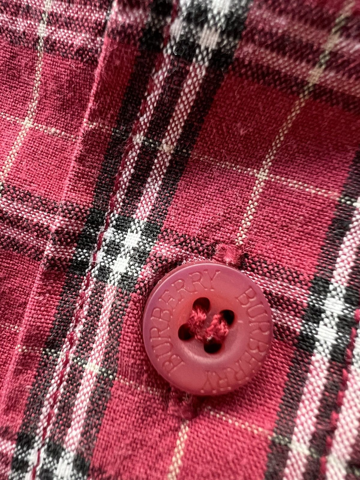 Burberry Burberry's Vintage Checkered Red L Shirt Small Size US L / EU 52-54 / 3 - 10 Thumbnail