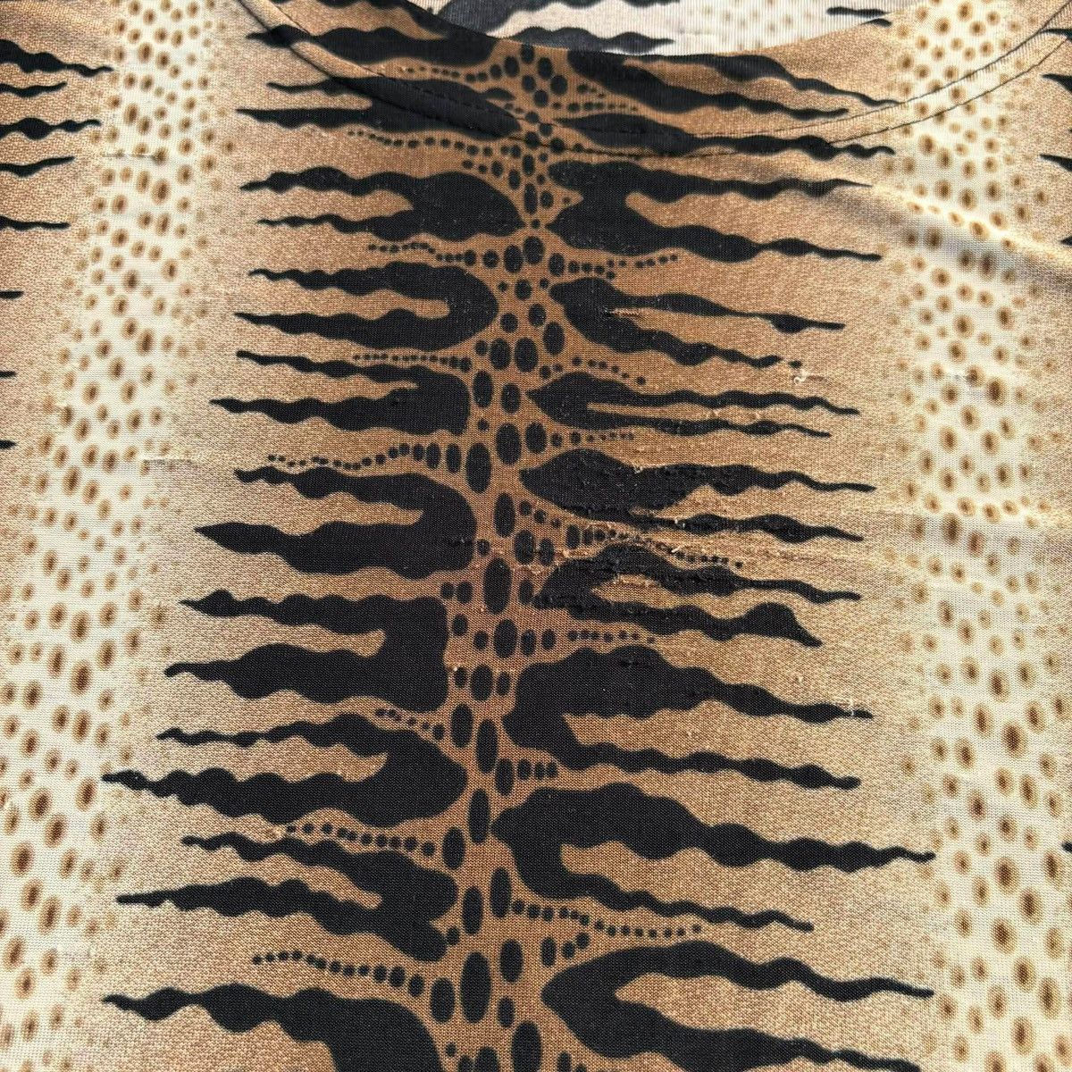 Japanese Brand Vintage Tiger Stripe All Over Print T-Shirt Size M Size US L / EU 52-54 / 3 - 2 Thumbnail