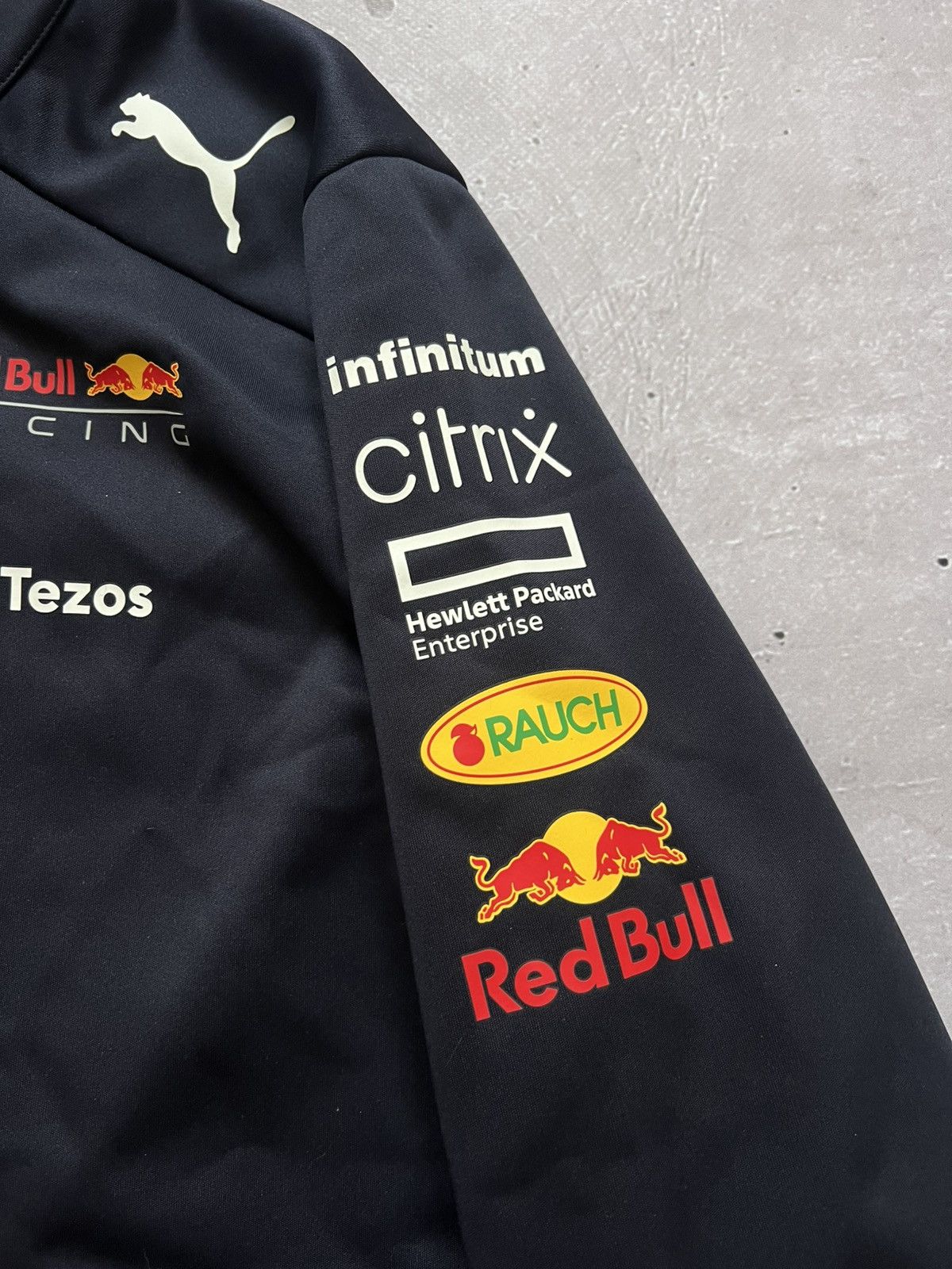 Puma Puma Red Bull Racing Teamline Softshell Formula 1 L Size US L / EU 52-54 / 3 - 6 Thumbnail