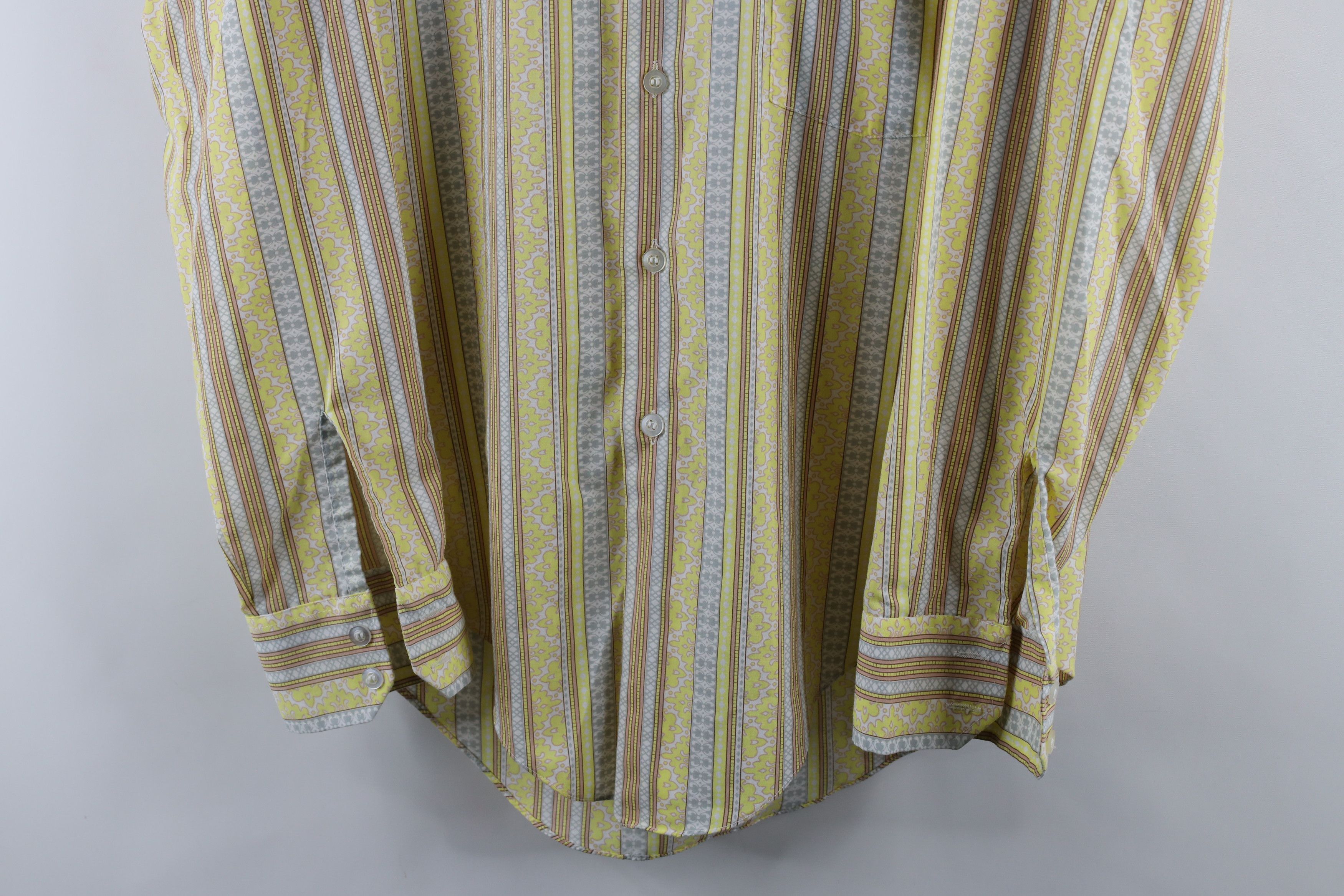 Vintage Vintage 70s Streetwear Geometric Collared Button Shirt Size US L / EU 52-54 / 3 - 3 Thumbnail