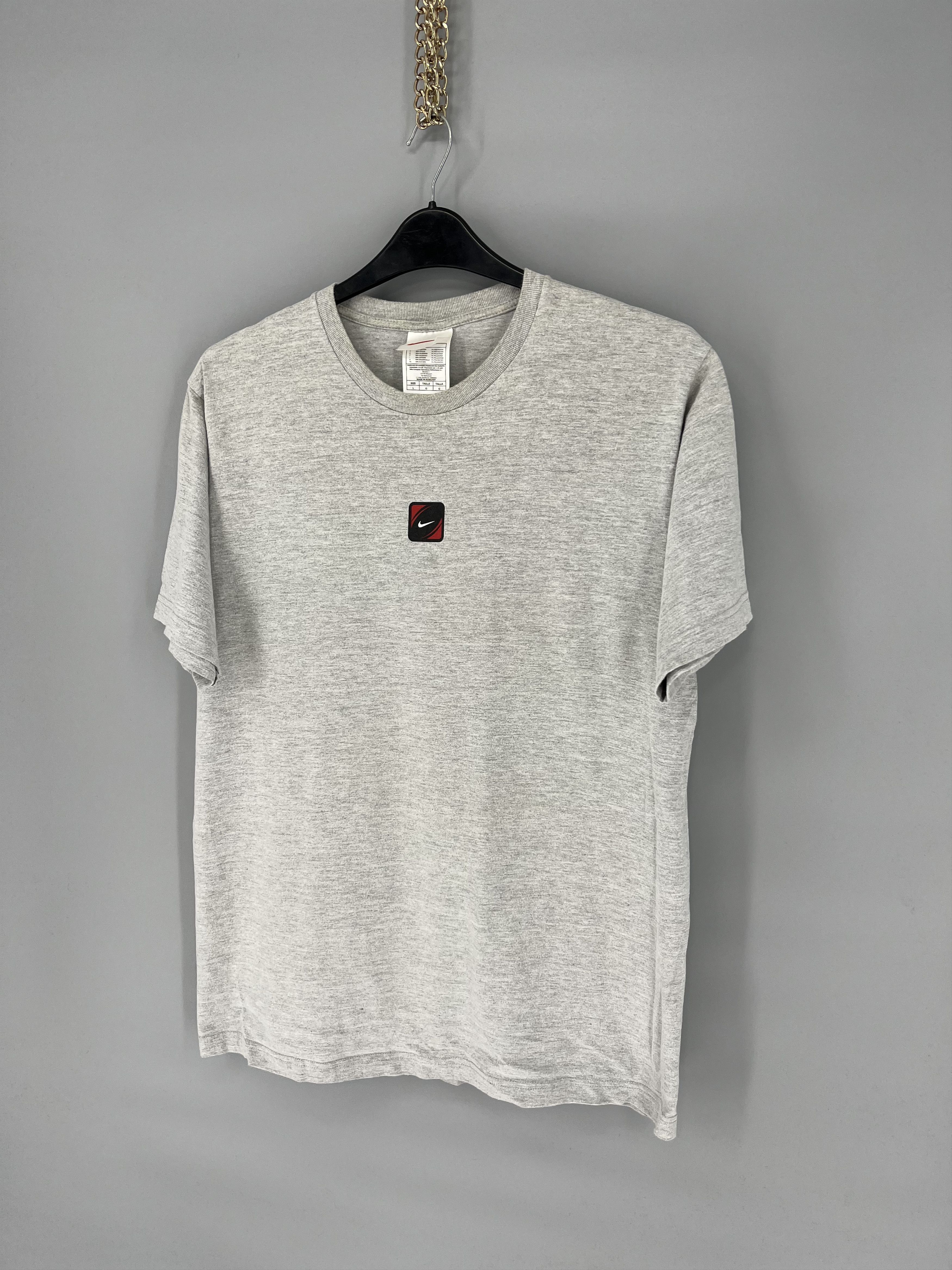 Nike Vintage 90s Nike Swoosh Logo Tee Travis Scott Style Grailed Size US L / EU 52-54 / 3 - 1 Thumbnail