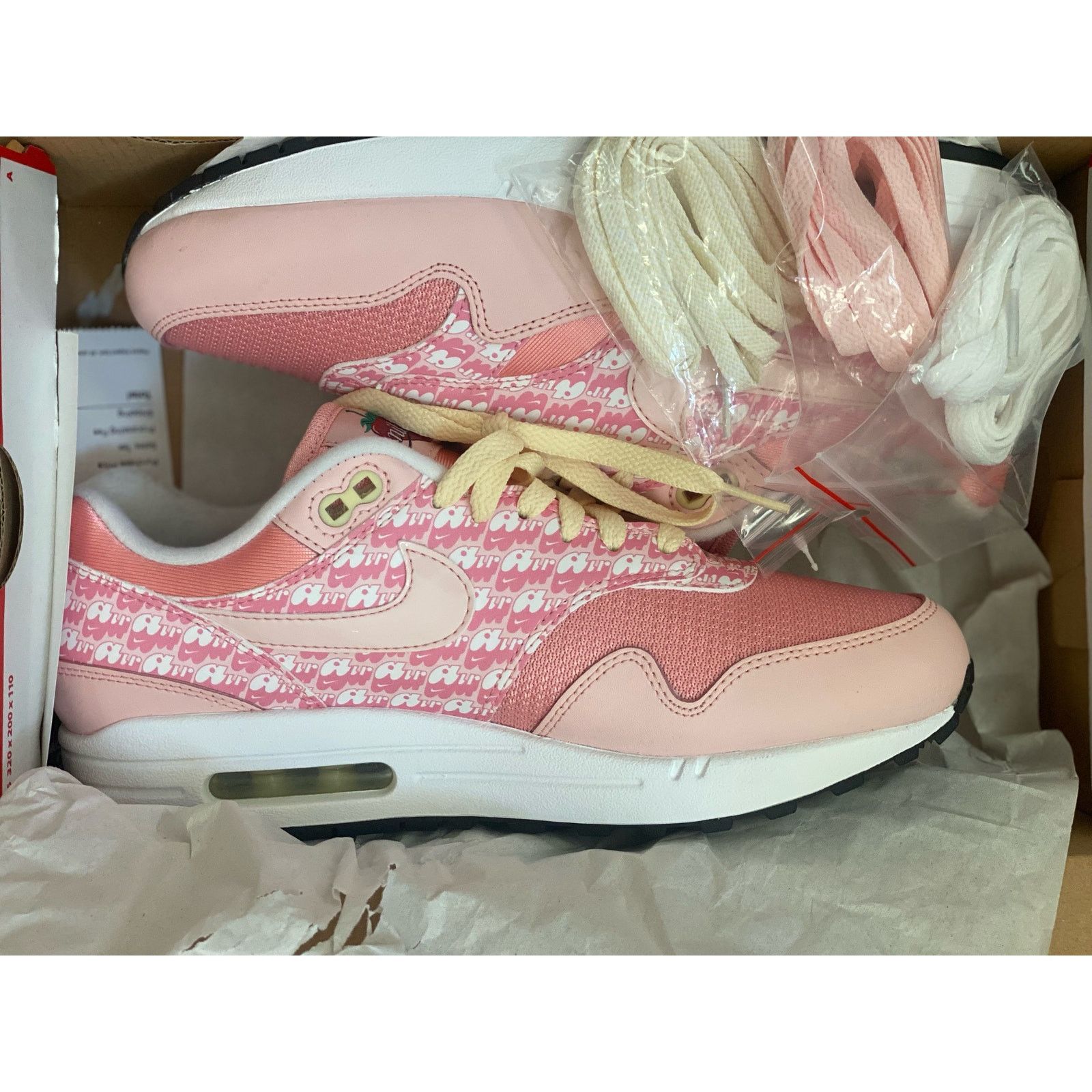 Nike Nike Air Max 1 PRM Strawberry Lemonade sz m8 w9.5 Size US 8 / EU 41 - 9 Thumbnail