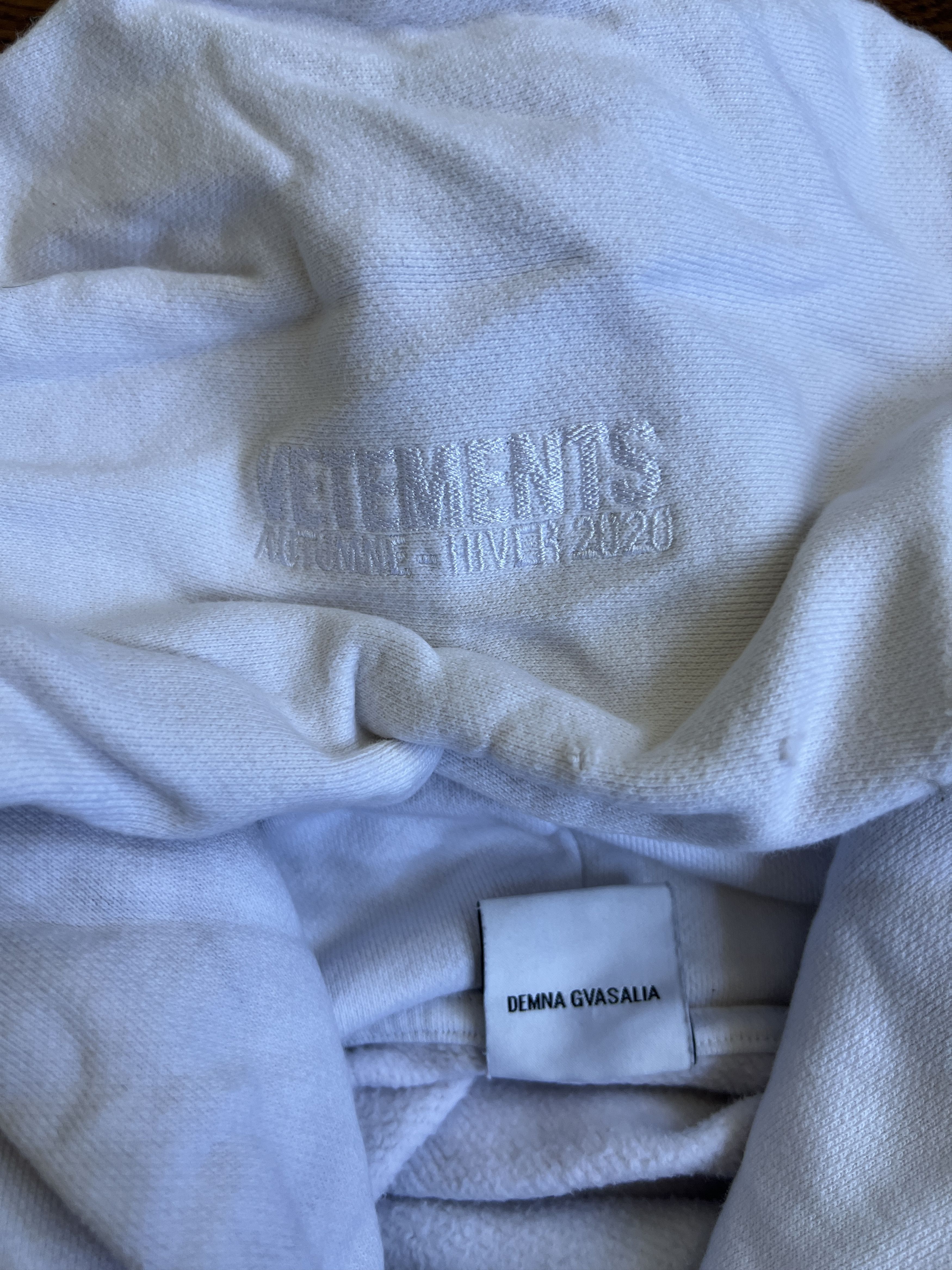 Vetements Vetements Marianas Web White Distressed Hoodie Size Medium Size US L / EU 52-54 / 3 - 5 Thumbnail