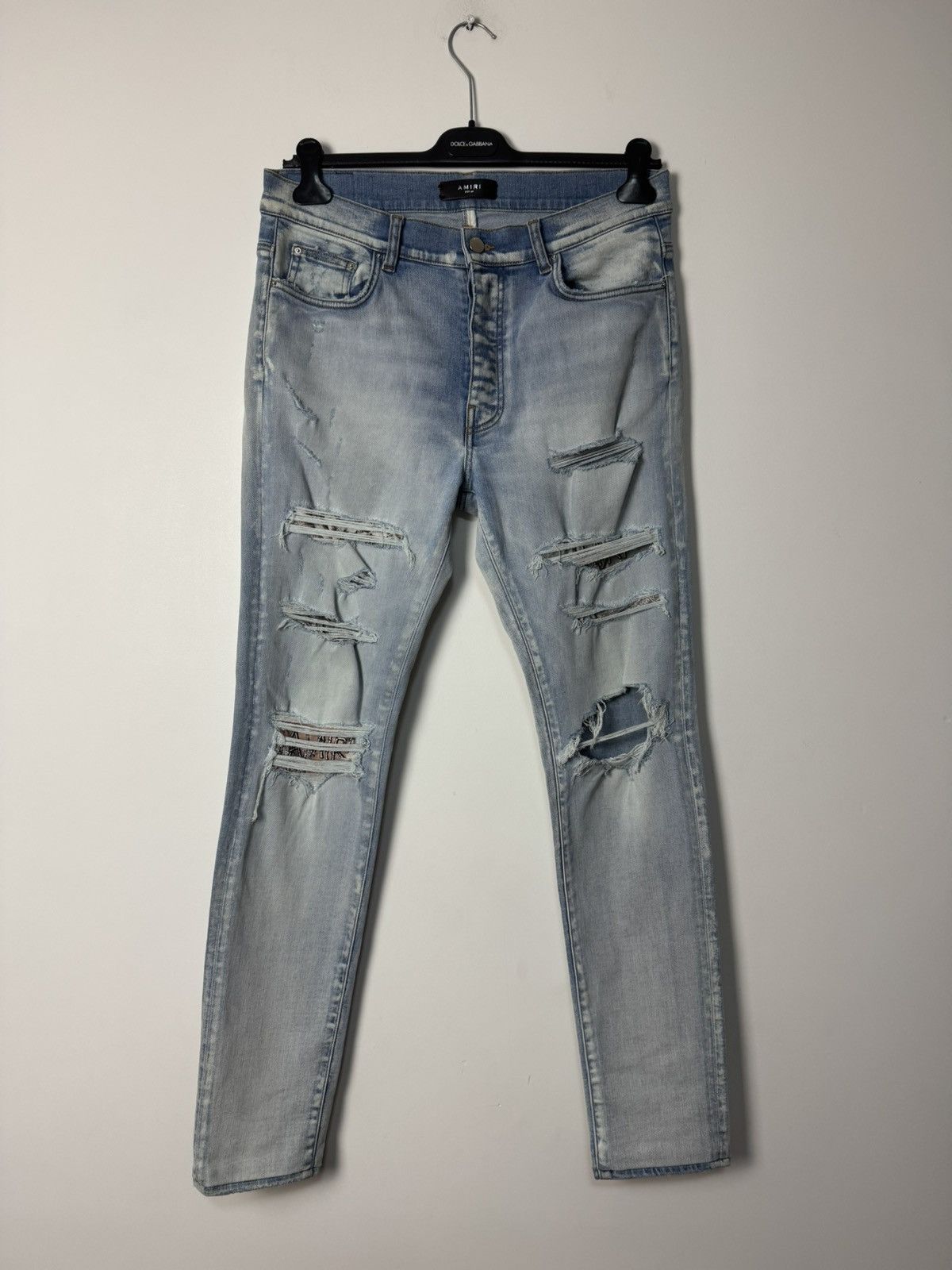 Amiri Amiri Light Washed Blue MX1 Logo Jeans Luxury Designer Size US 34 / EU 50 - 3 Thumbnail