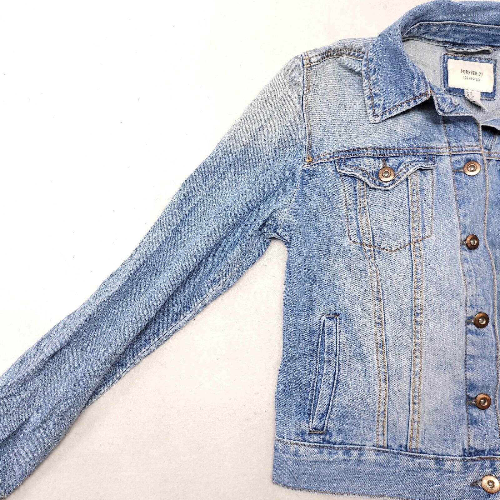 Forever 21 Forever 21 Casual Button Up Denim Jacket Womens Size S Blue Size S / US 4 / IT 40 - 4 Thumbnail