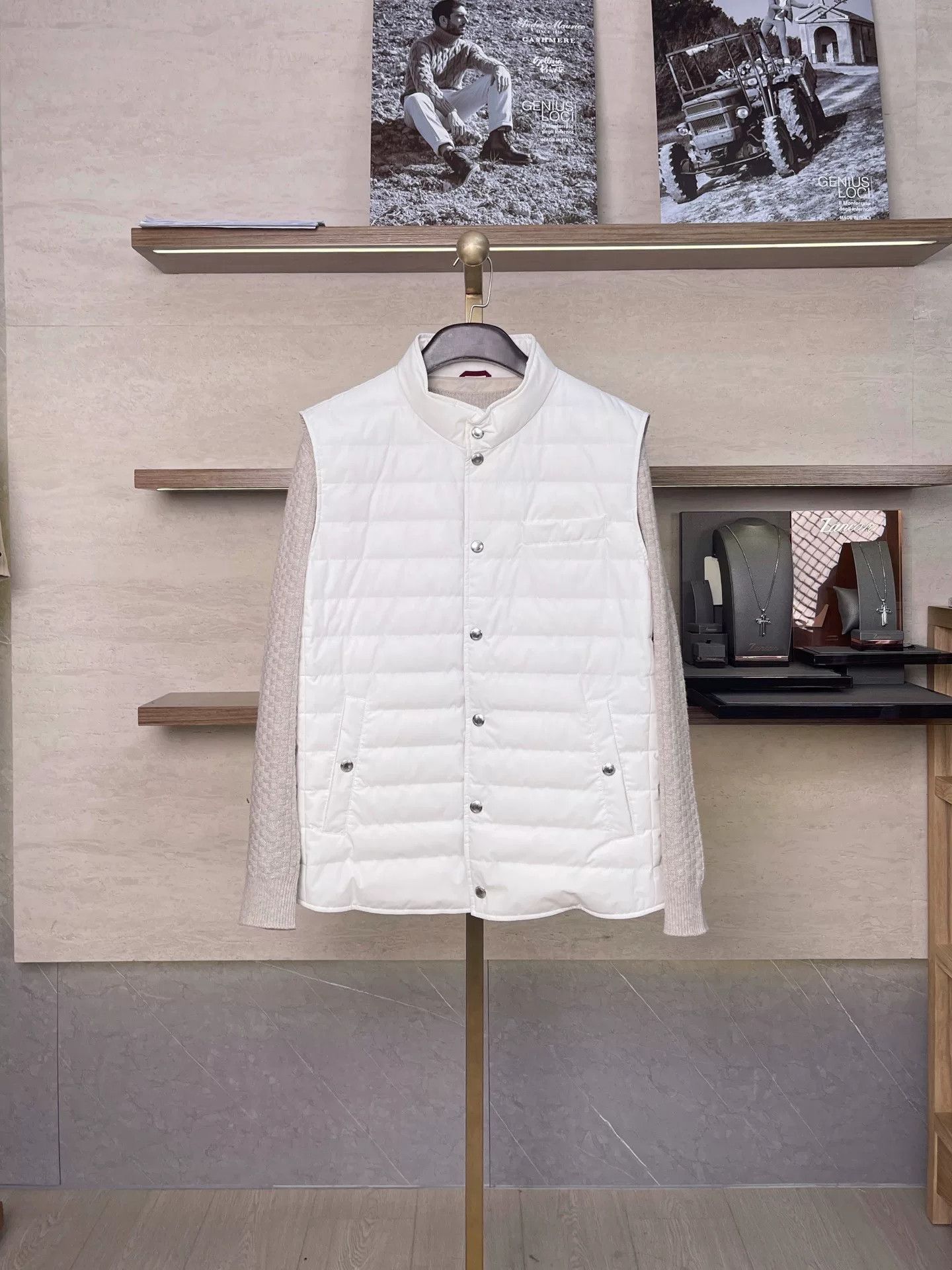 Brunello Cucinelli Brunello Cucinelli White Down Vest Size US S / EU 44-46 / 1 - 1 Thumbnail